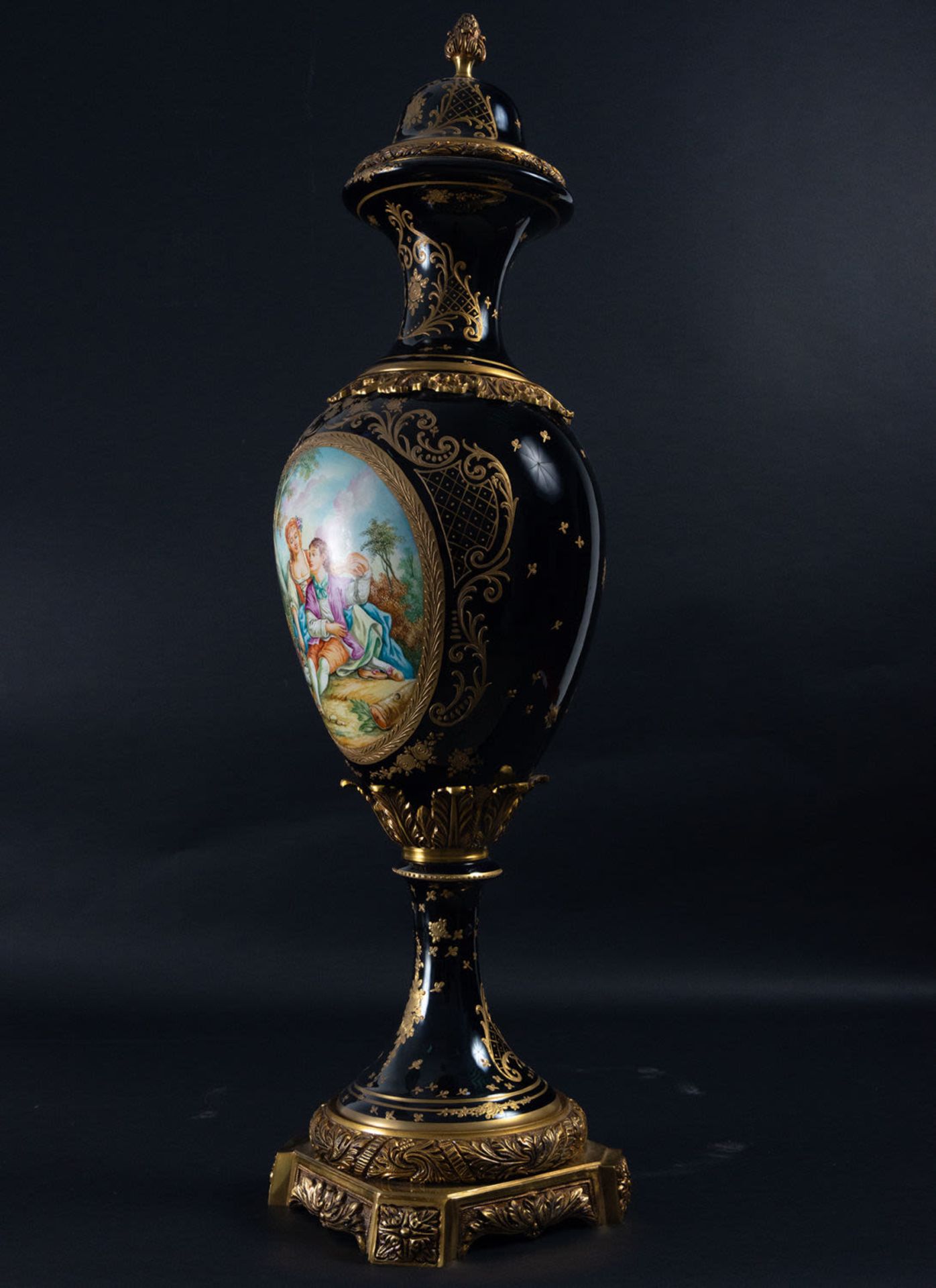 Pair of Large Vases in Polychrome Old Paris Tender Porcelain, late 19th century - Image 11 of 11