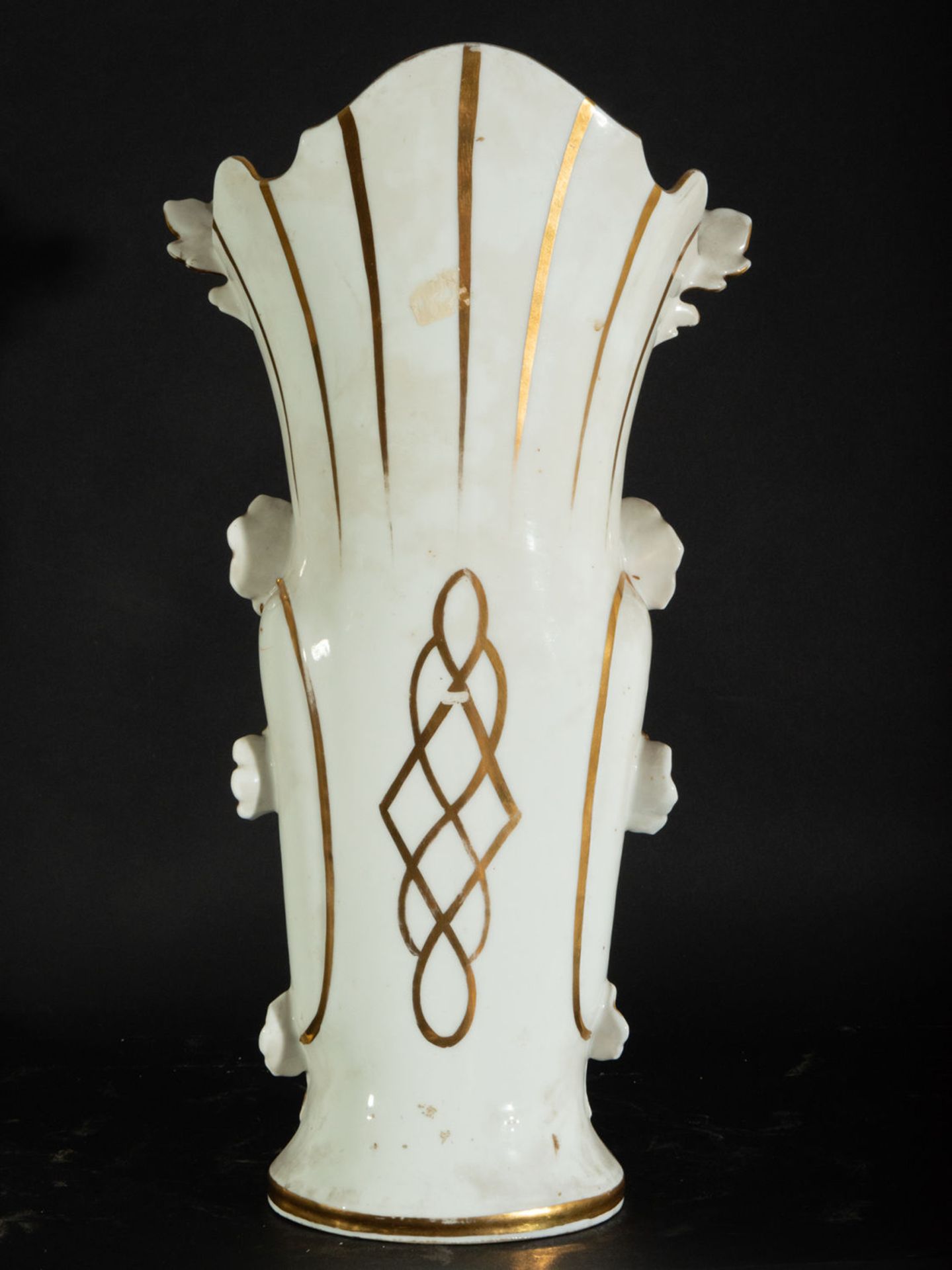 Elegant Pair of Old Paris Porcelain Vases, 19th century - Image 7 of 11