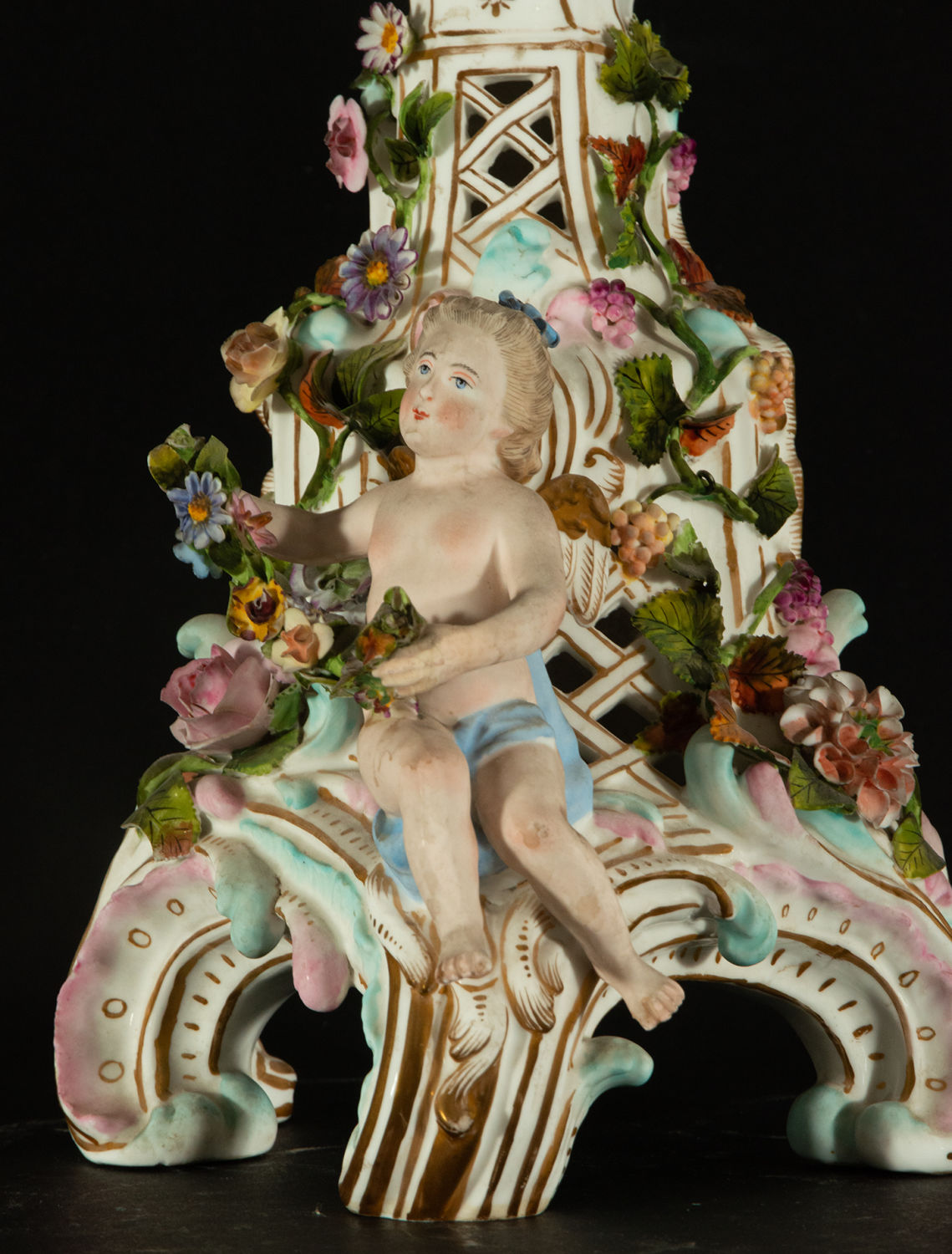 Clock trim and Candelabra in Meissen porcelain with Cherub motifs, 19th century - Image 5 of 16