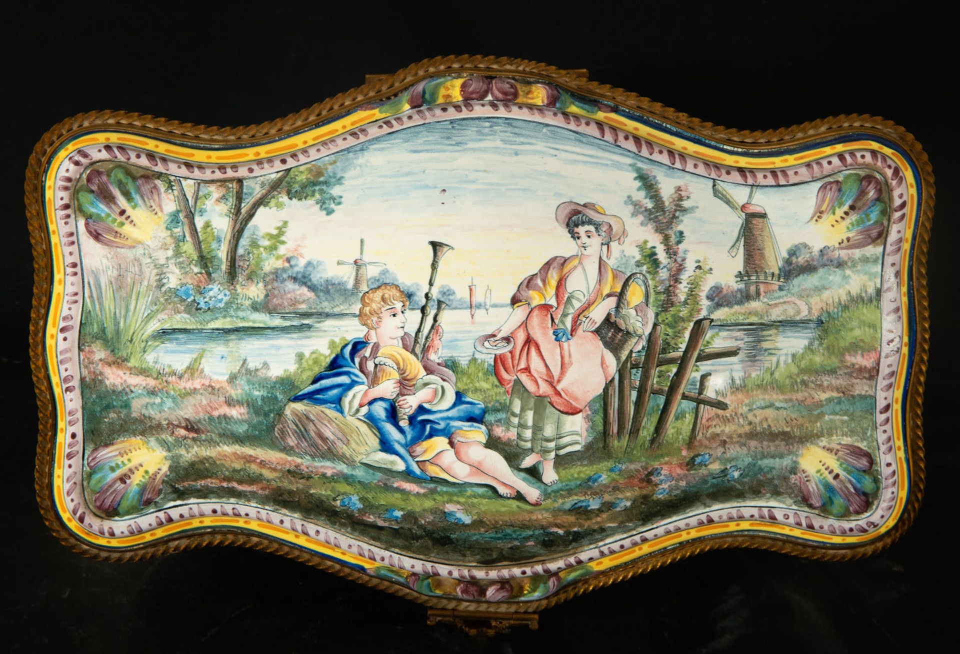 Magnificent Marseille porcelain jewelry box with gallant scene, 19th century - Image 2 of 7