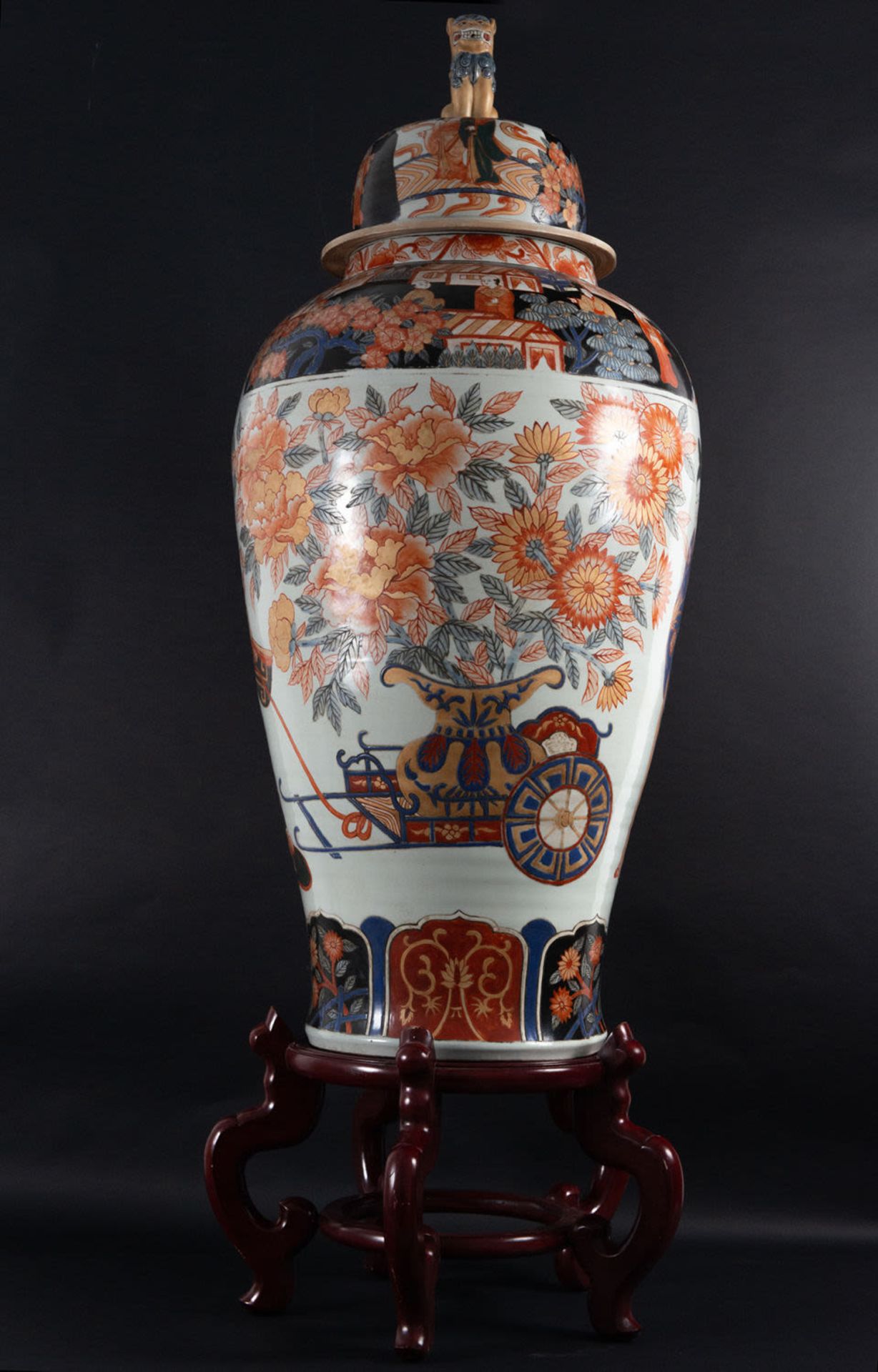 Important Pair of Japanese Imari Drums with Flowers and Characters, 19th century, Meiji Period - Image 12 of 12