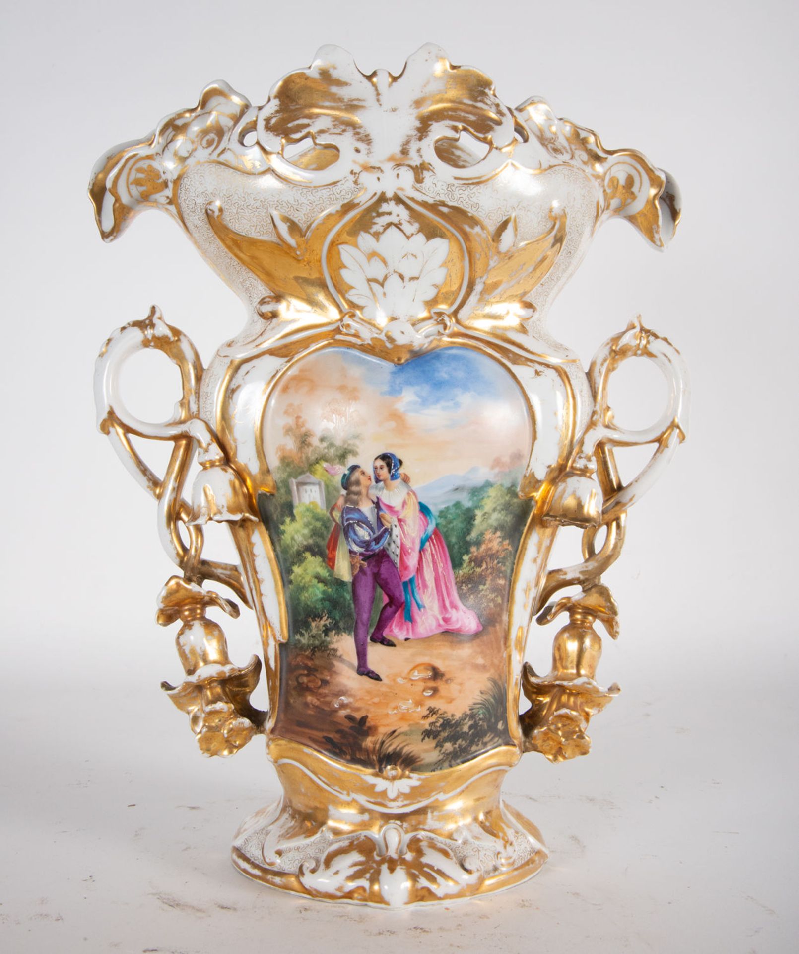 Pair of Elizabethan Vases in enameled and polychrome porcelain, 19th century - Image 6 of 10