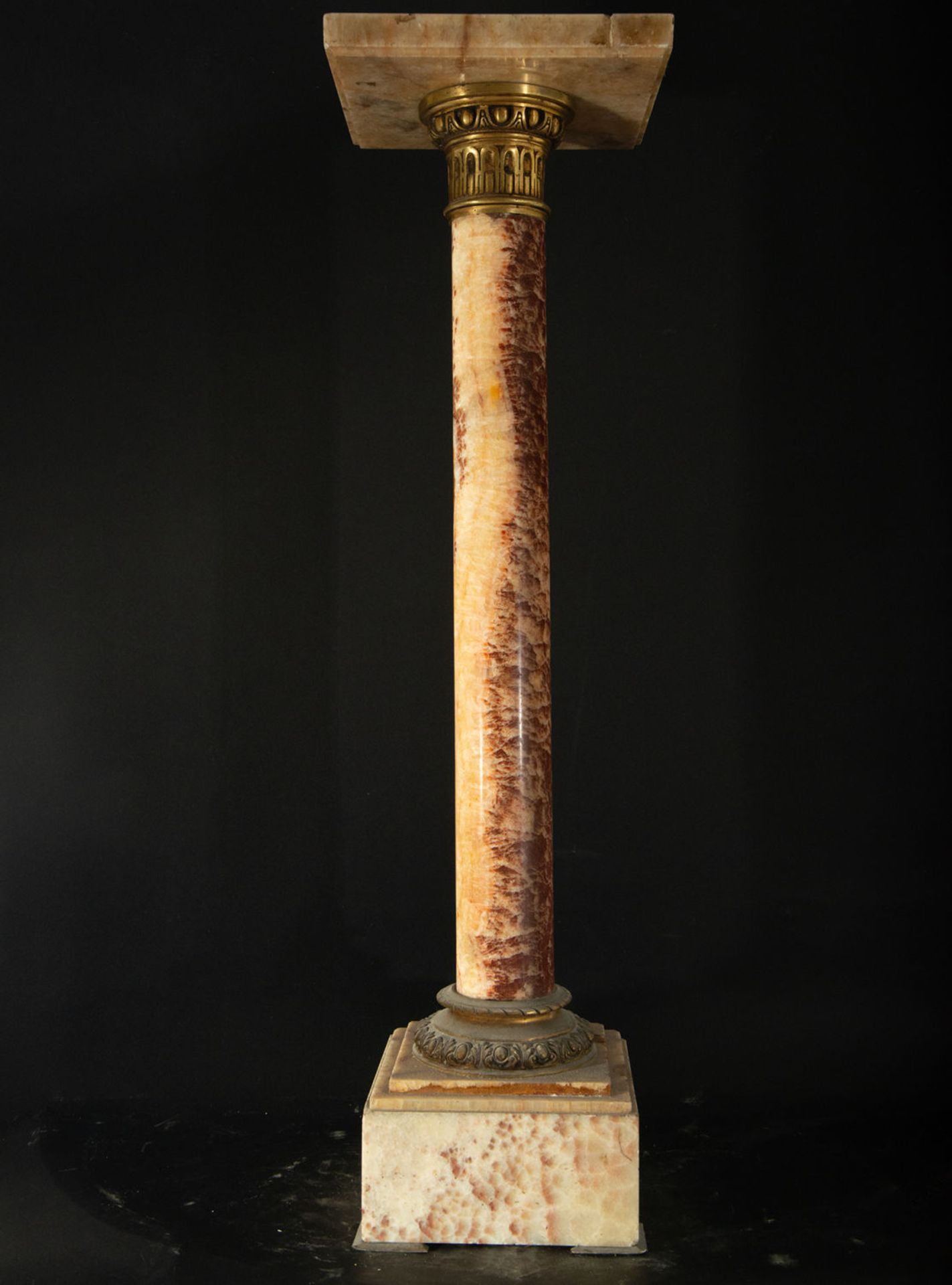 Onyx and gilt bronze base, XIX - XX century