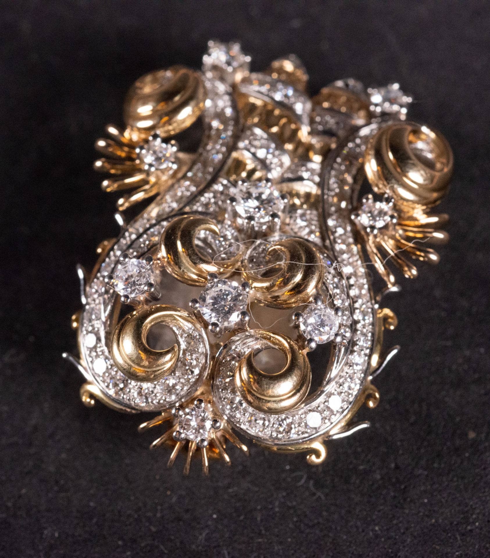 18k yellow gold and 1ct diamond brooch - Image 2 of 6