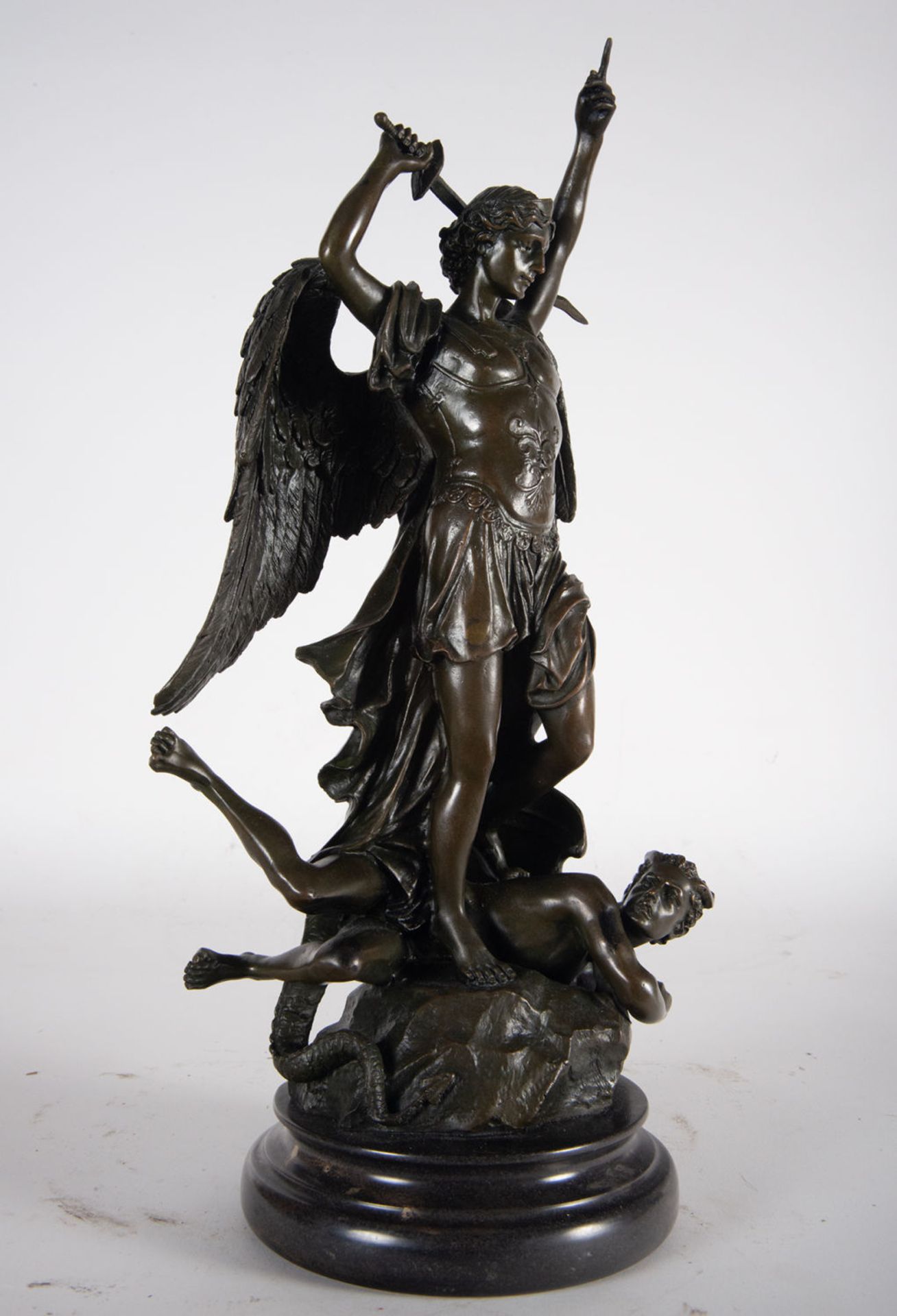 Saint Michael the Archangel Defeating the Evil One in patinated bronze, XIX - XX Centuries - Image 3 of 6
