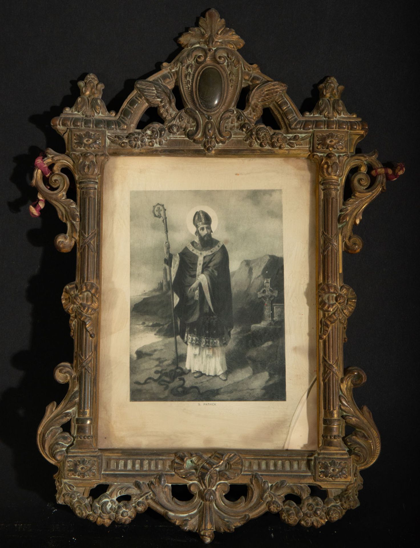 Italian bronze frame with engraving, 19th century