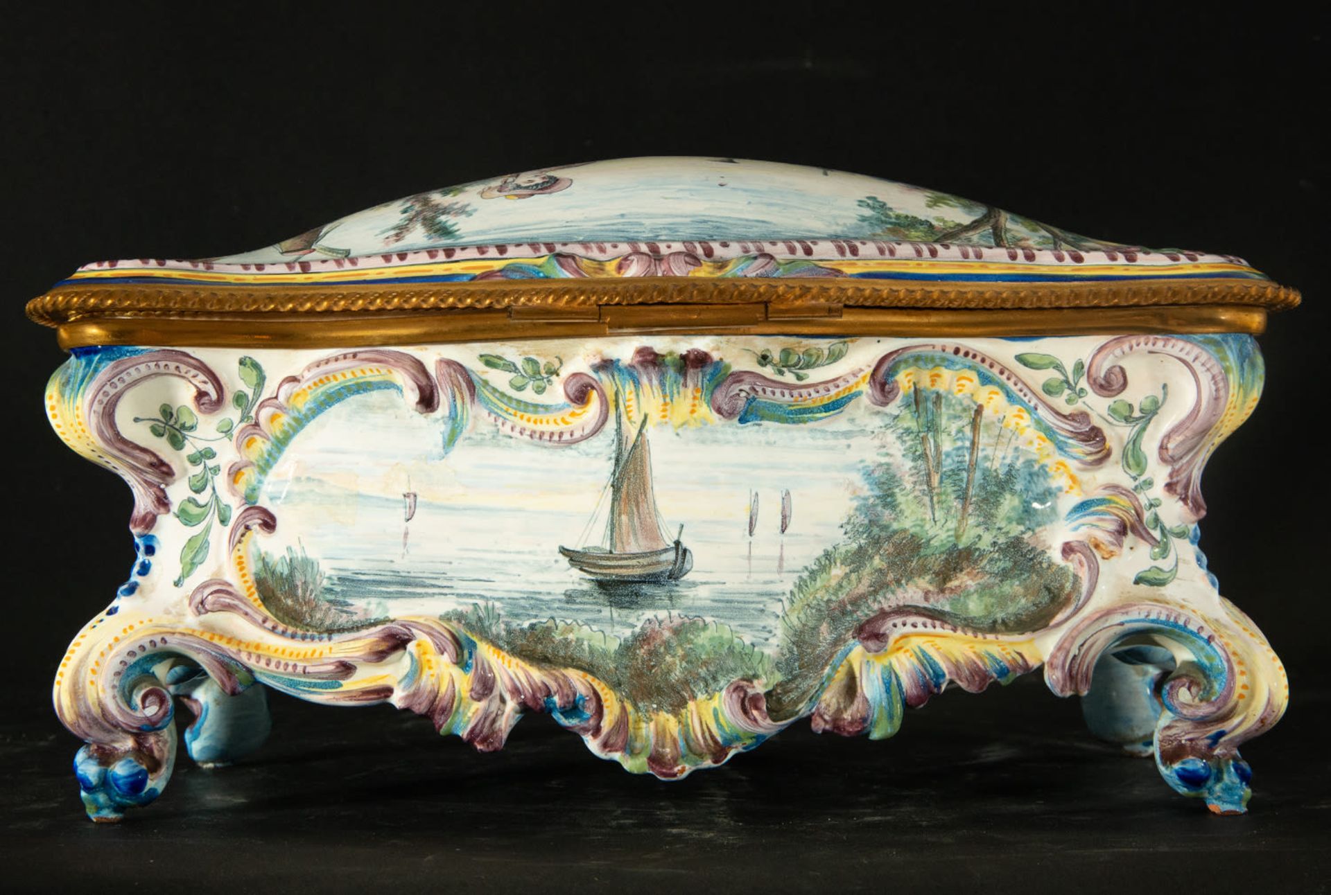 Magnificent Marseille porcelain jewelry box with gallant scene, 19th century - Image 6 of 7