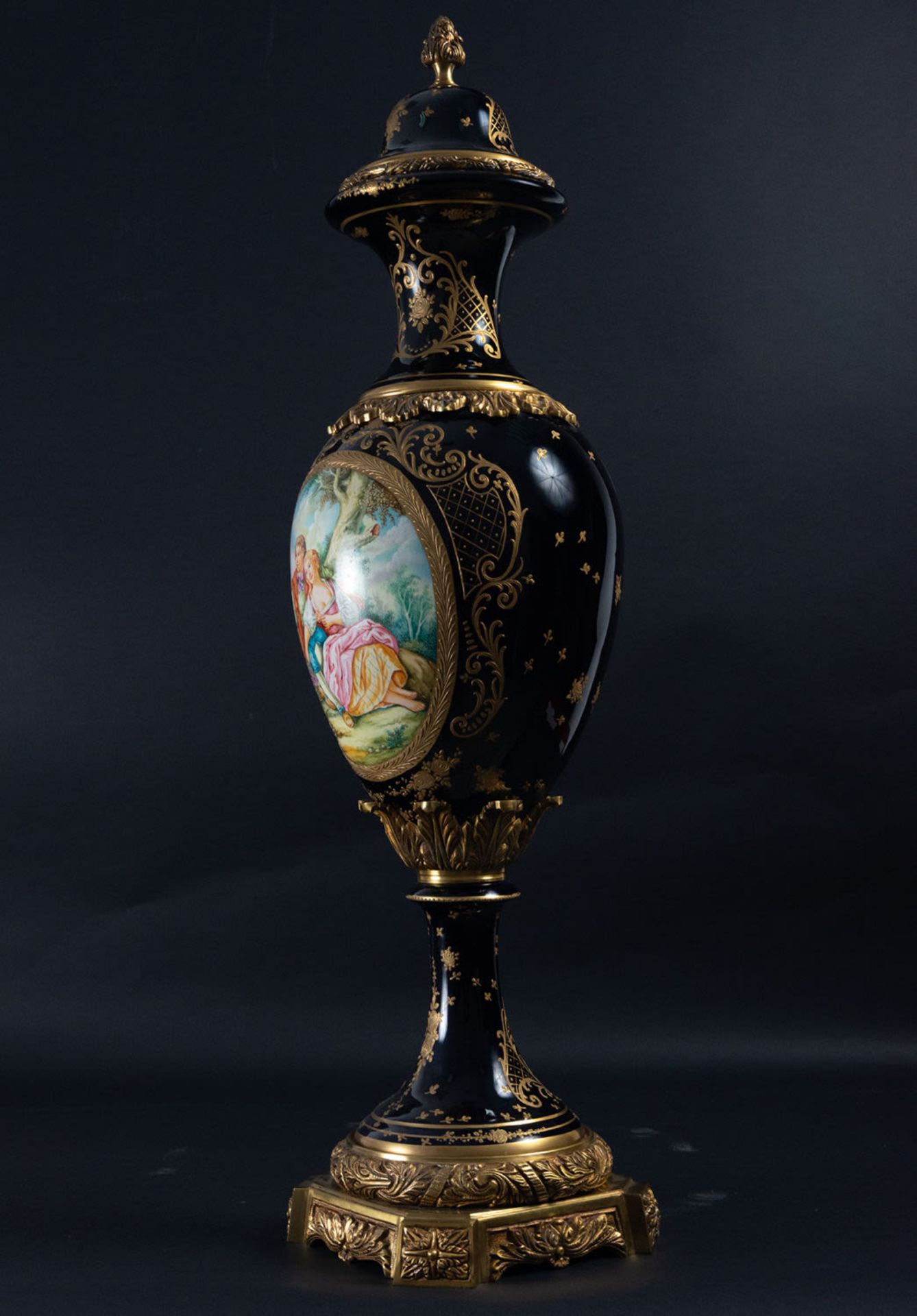 Pair of Large Vases in Polychrome Old Paris Tender Porcelain, late 19th century - Image 5 of 11