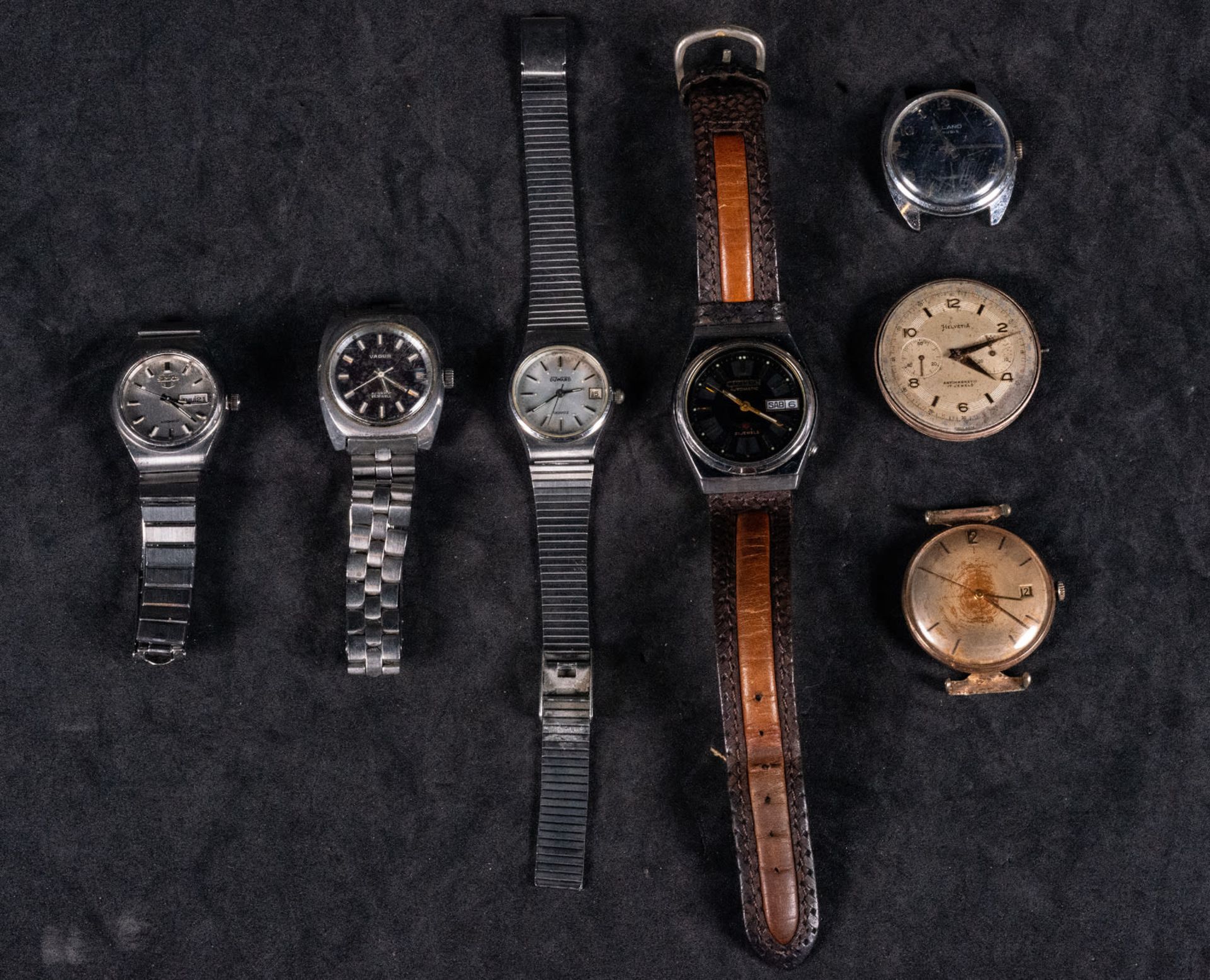 Lot of 7 vintage watches 20th century