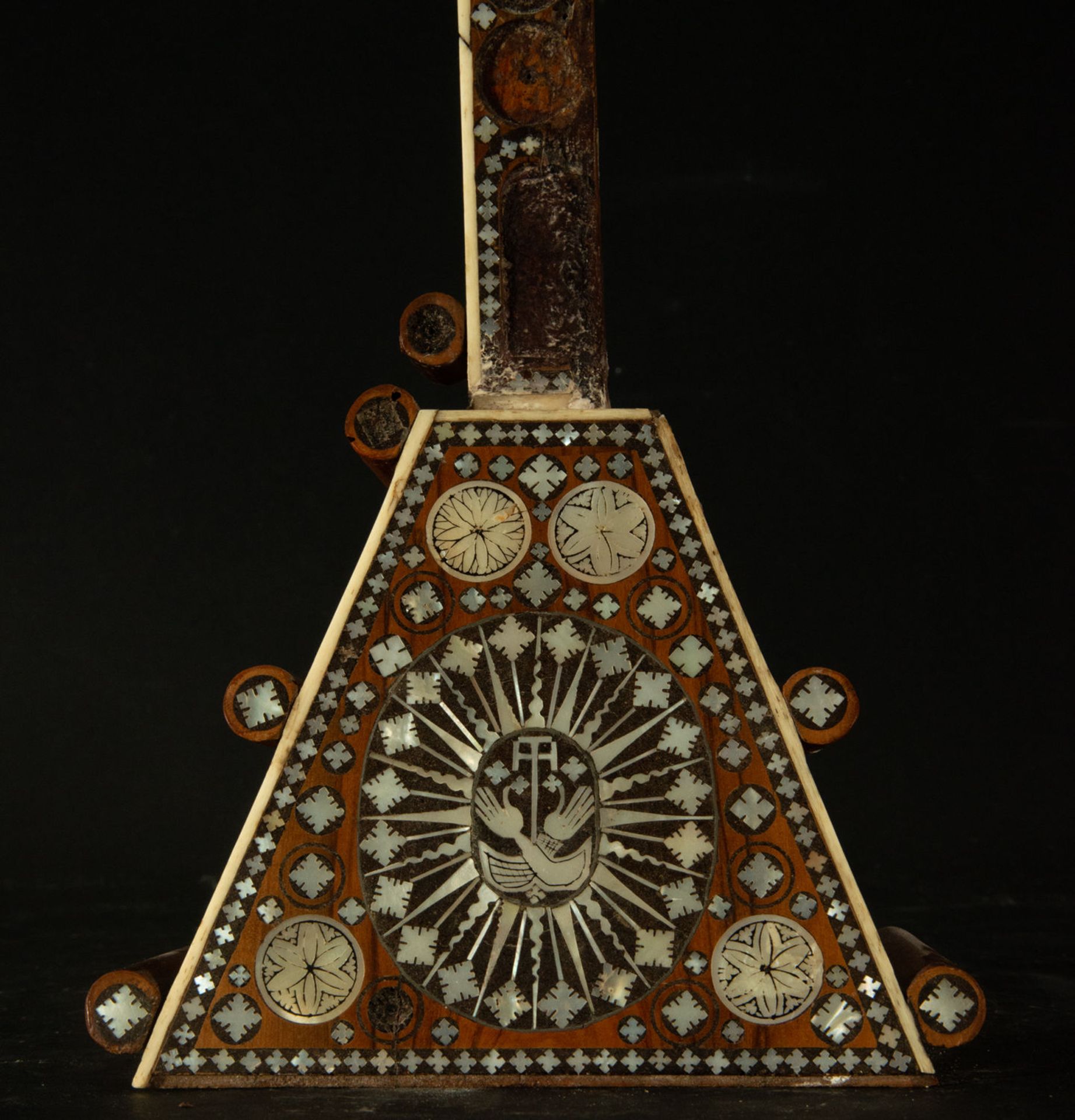 Jerusalem Cross in Rosewood and Mother of Pearl Inlays, 19th Century - Image 2 of 6