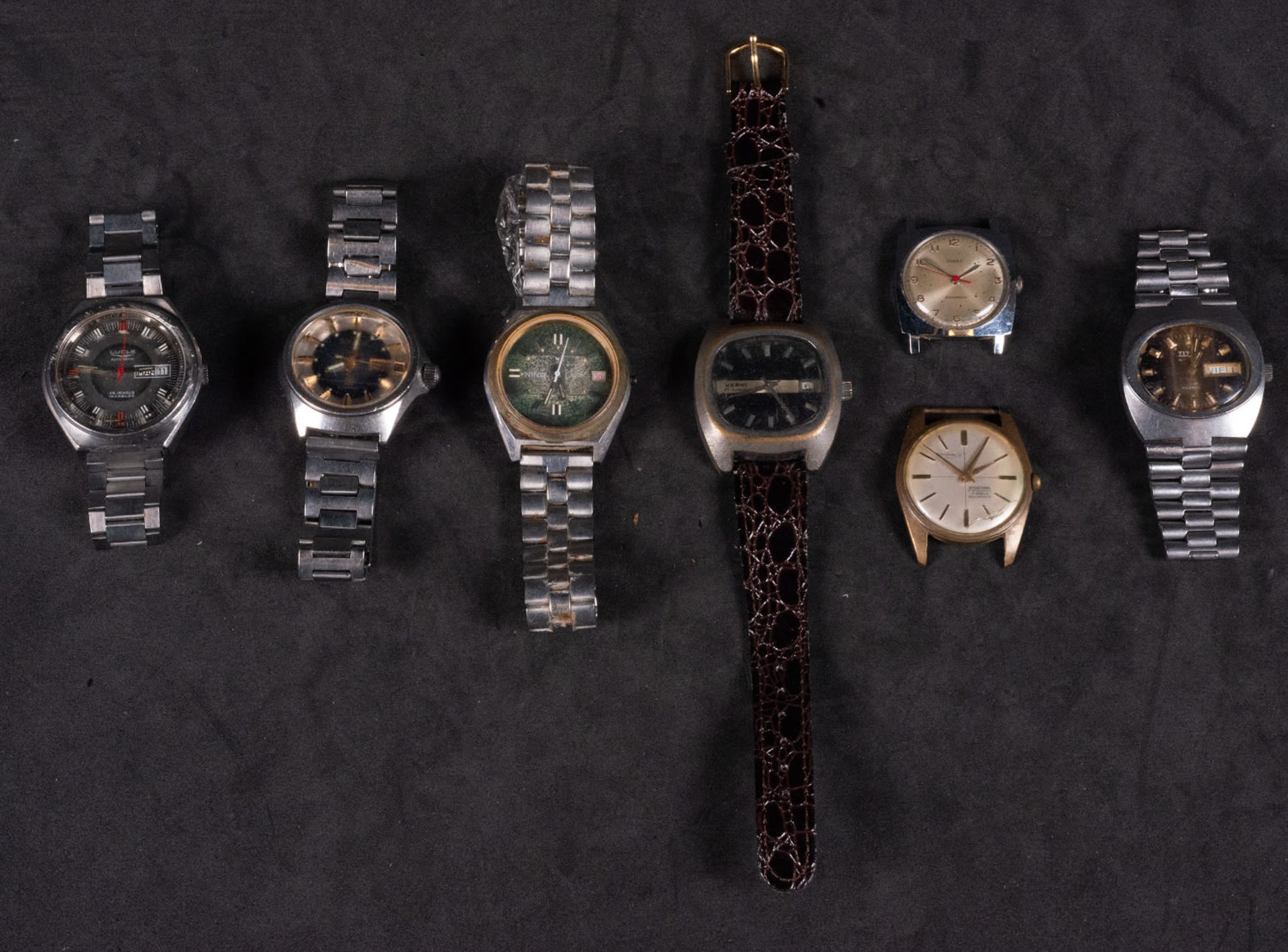 Lot of 7 vintage watches 20th century