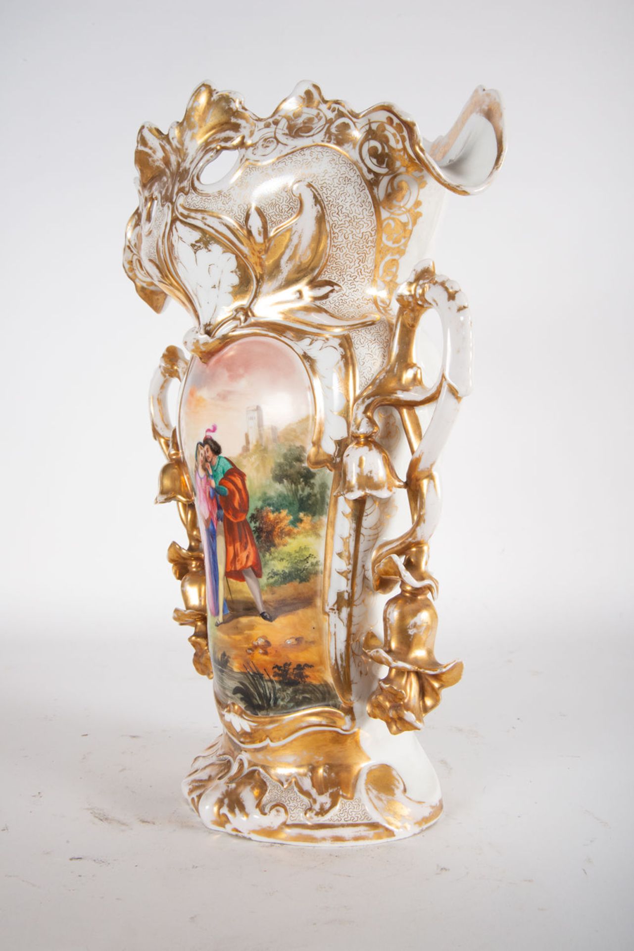 Pair of Elizabethan Vases in enameled and polychrome porcelain, 19th century - Image 4 of 10