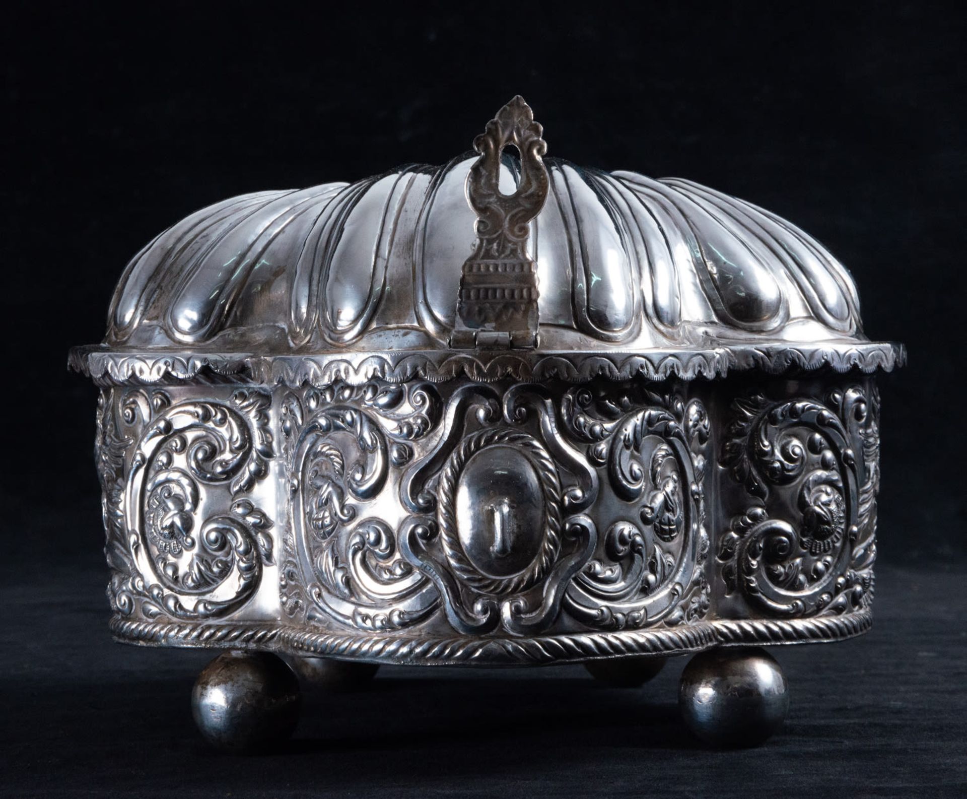 Exceptional Coquera in silver, colonial work, Cuzco, Peru, 18th century - Image 3 of 8