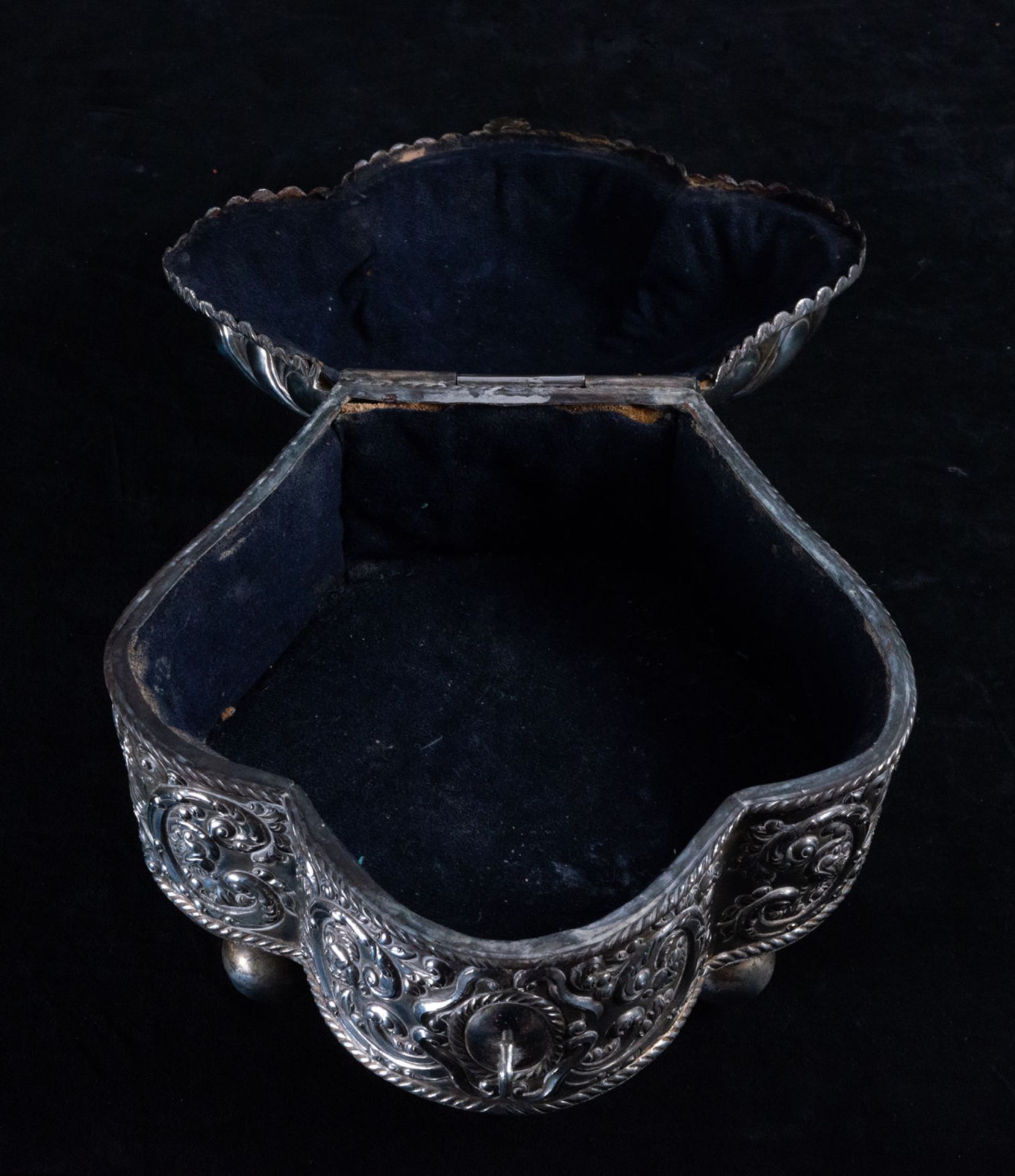 Exceptional Coquera in silver, colonial work, Cuzco, Peru, 18th century - Image 8 of 8