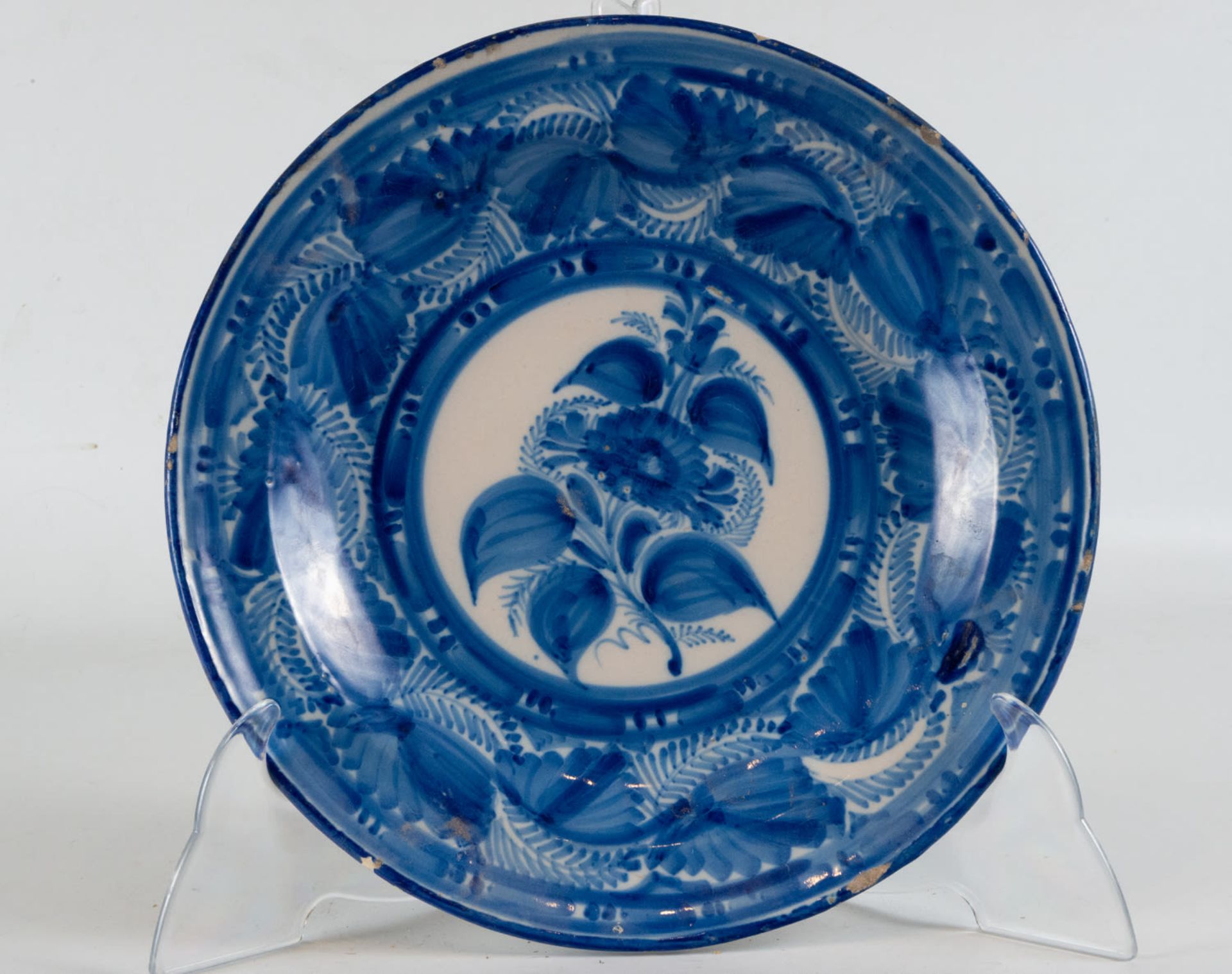 Ceramic plate from Manises, 19th century