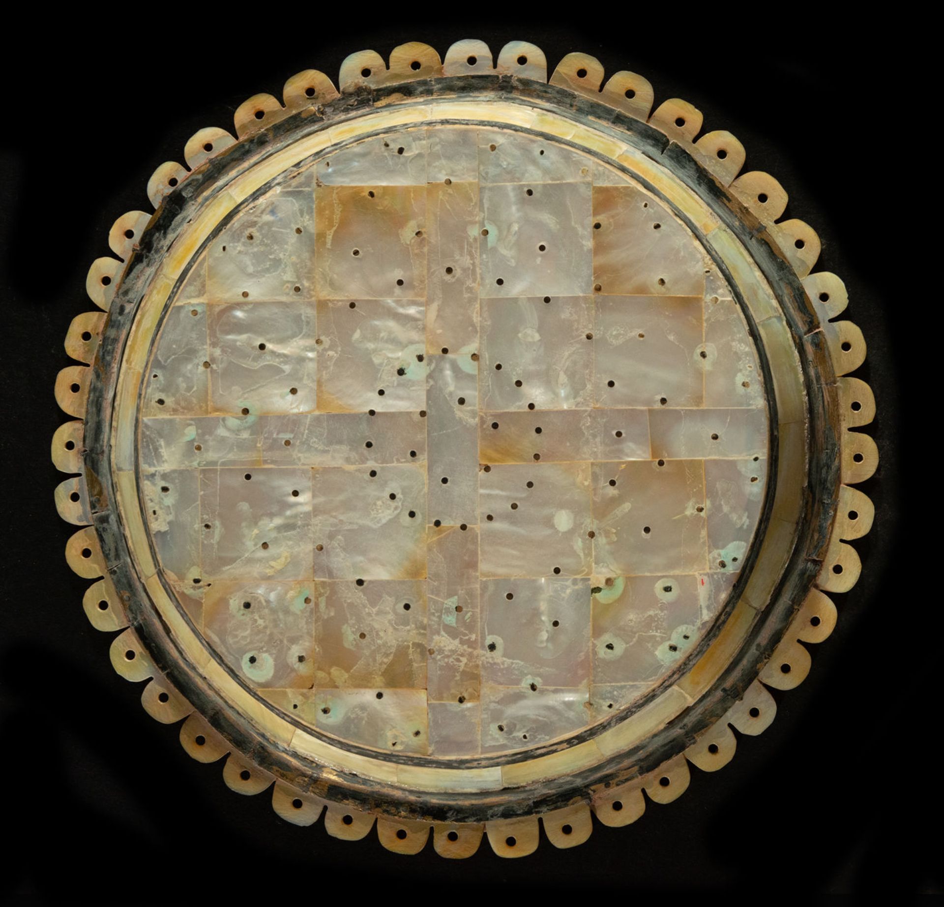 Pair of Trays for sweets in mother-of-pearl appliquŽs, Goa, 18th century - Bild 4 aus 4