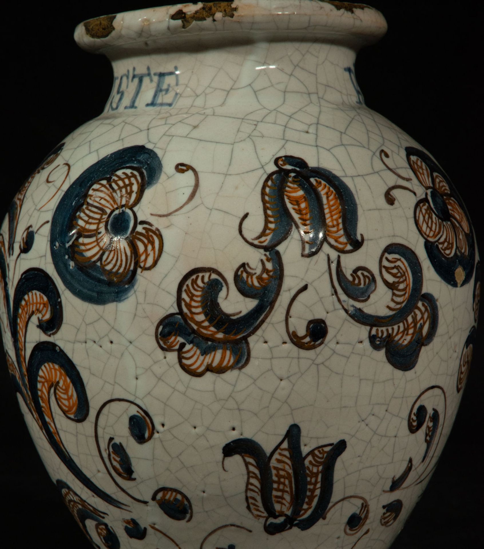 Talavera Ceramic Orza with Archiepiscopal Coat of Arms of Granada, Hernando de Talavera, 18th centur - Bild 4 aus 12