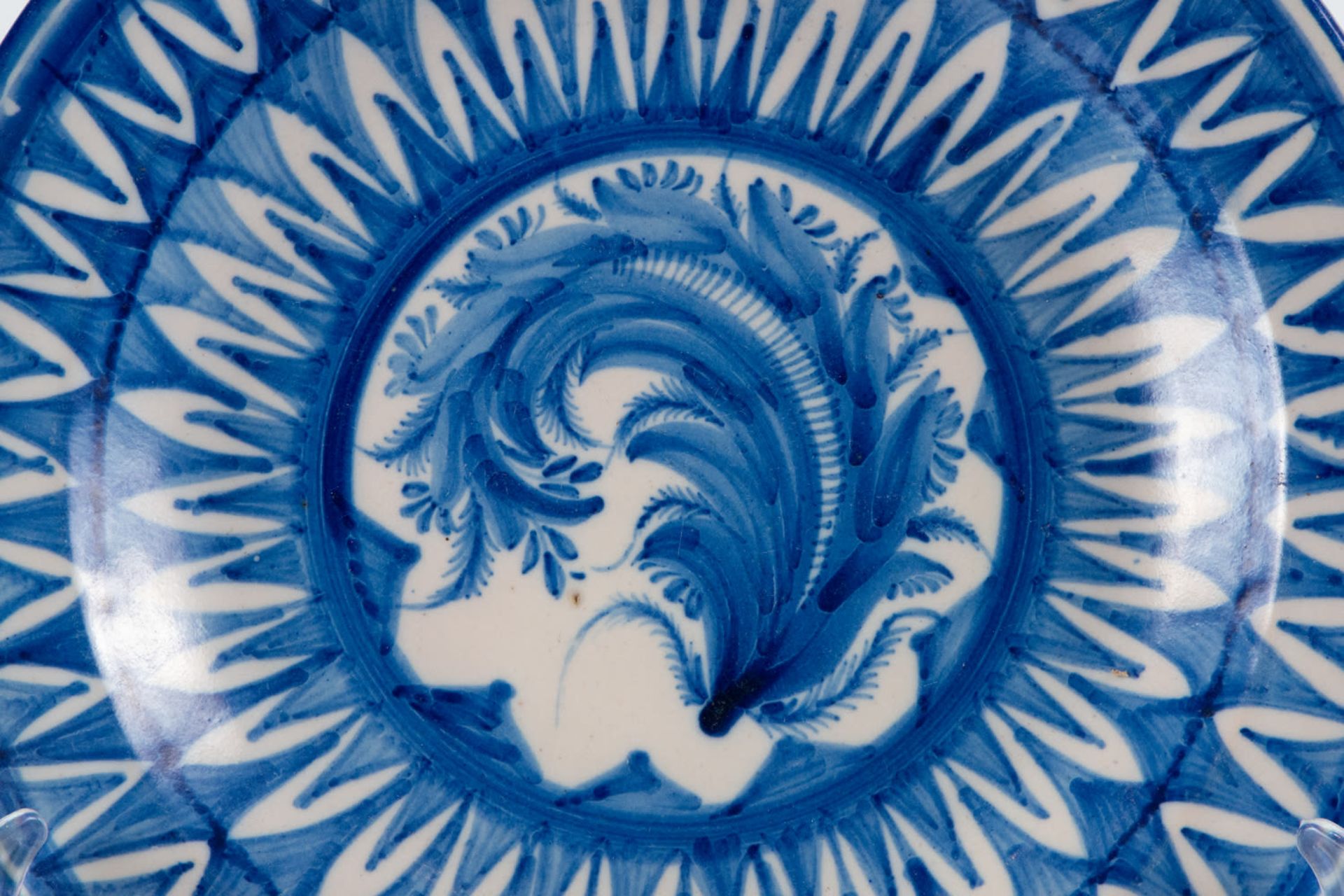 Ceramic plate from Manises, 20th century - Bild 2 aus 3