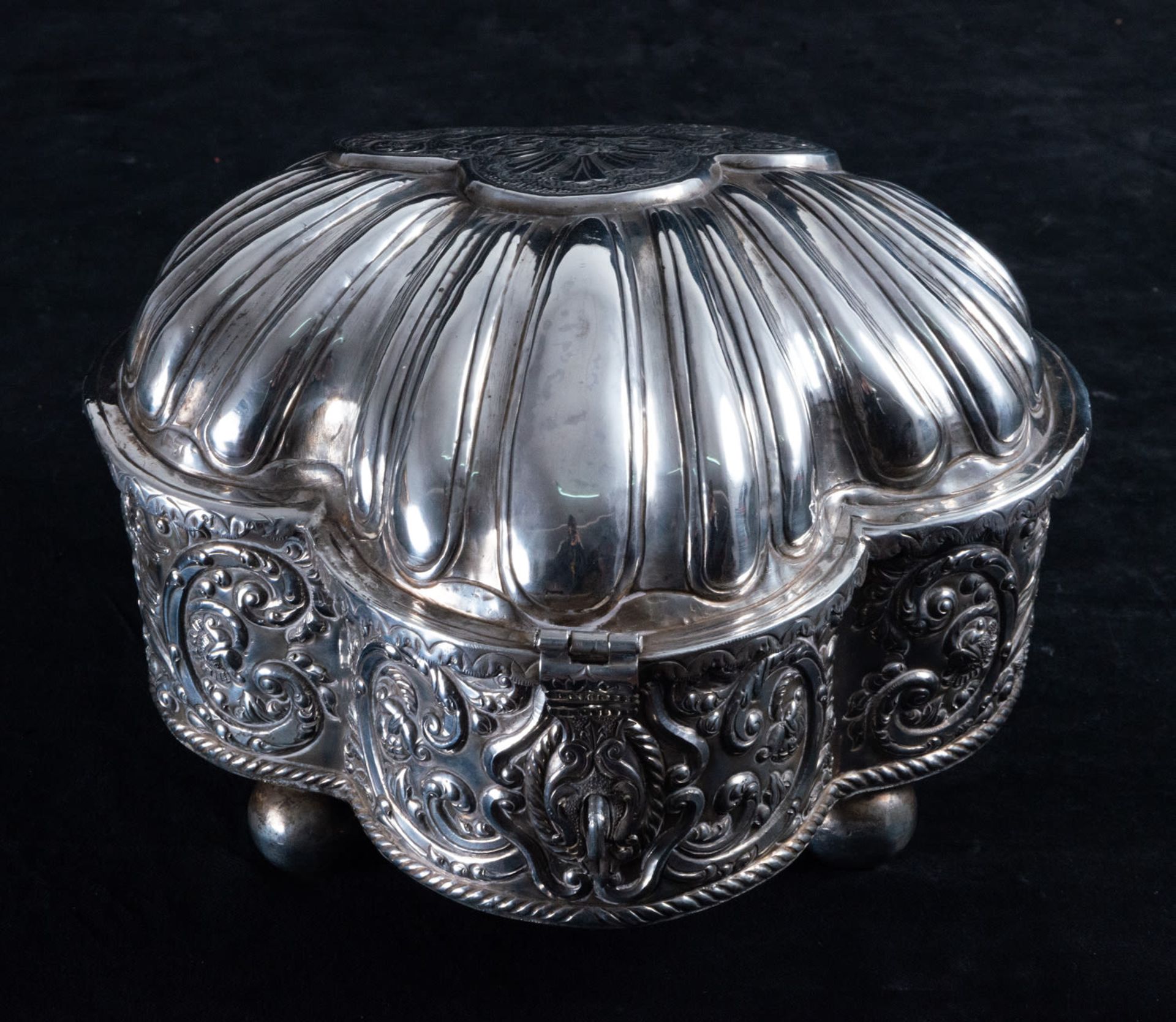 Exceptional Coquera in silver, colonial work, Cuzco, Peru, 18th century - Image 2 of 8