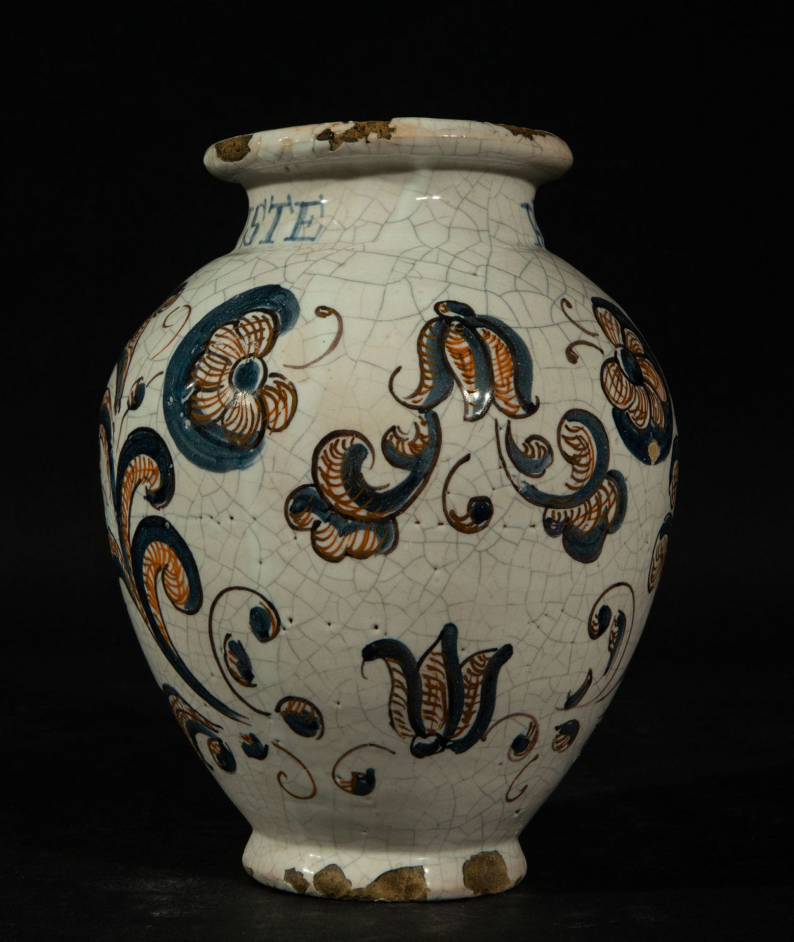 Talavera Ceramic Orza with Archiepiscopal Coat of Arms of Granada, Hernando de Talavera, 18th centur