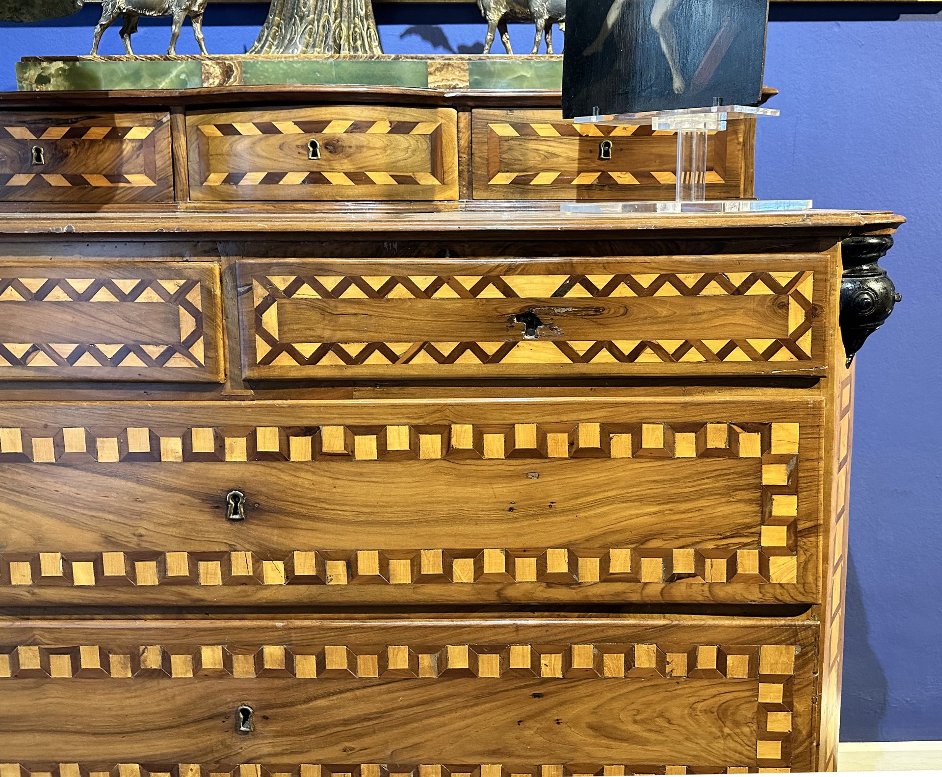 Provencal chest of drawers in olive and fruit marquetry, early 19th century - Image 2 of 3