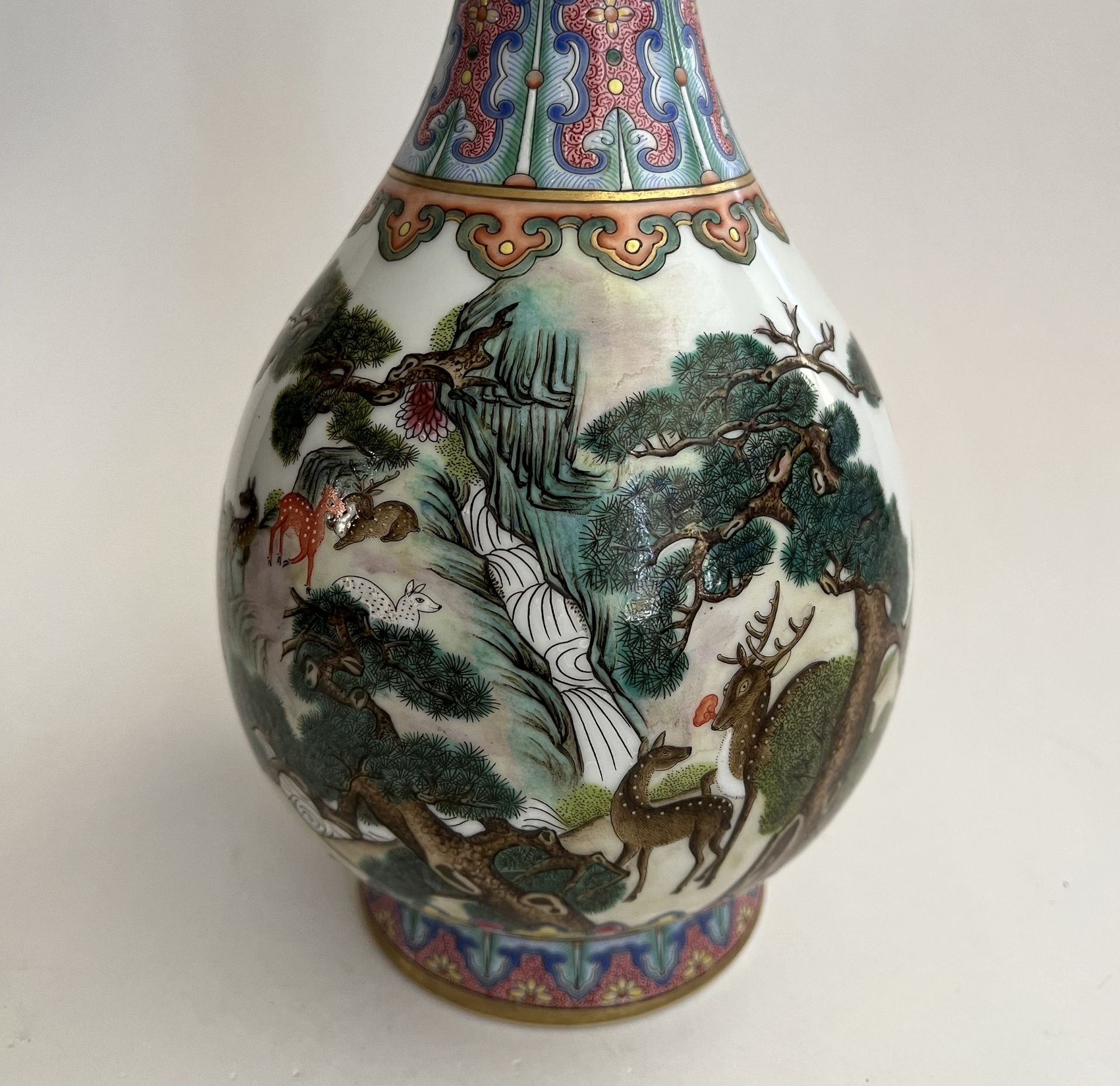 Chinese Vase depicting Deer and Cranes, after Chinese imperial models, 20th century - Bild 5 aus 6