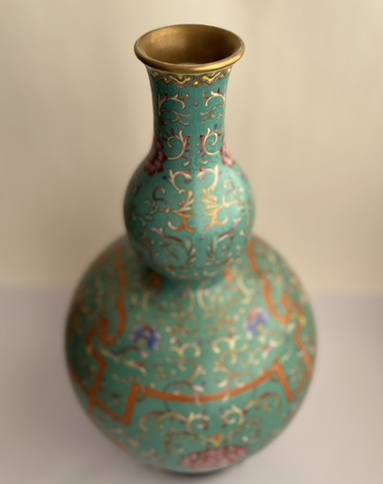 Blue famille rose vase, Qianlong mark on the base, 20th century - Image 3 of 4