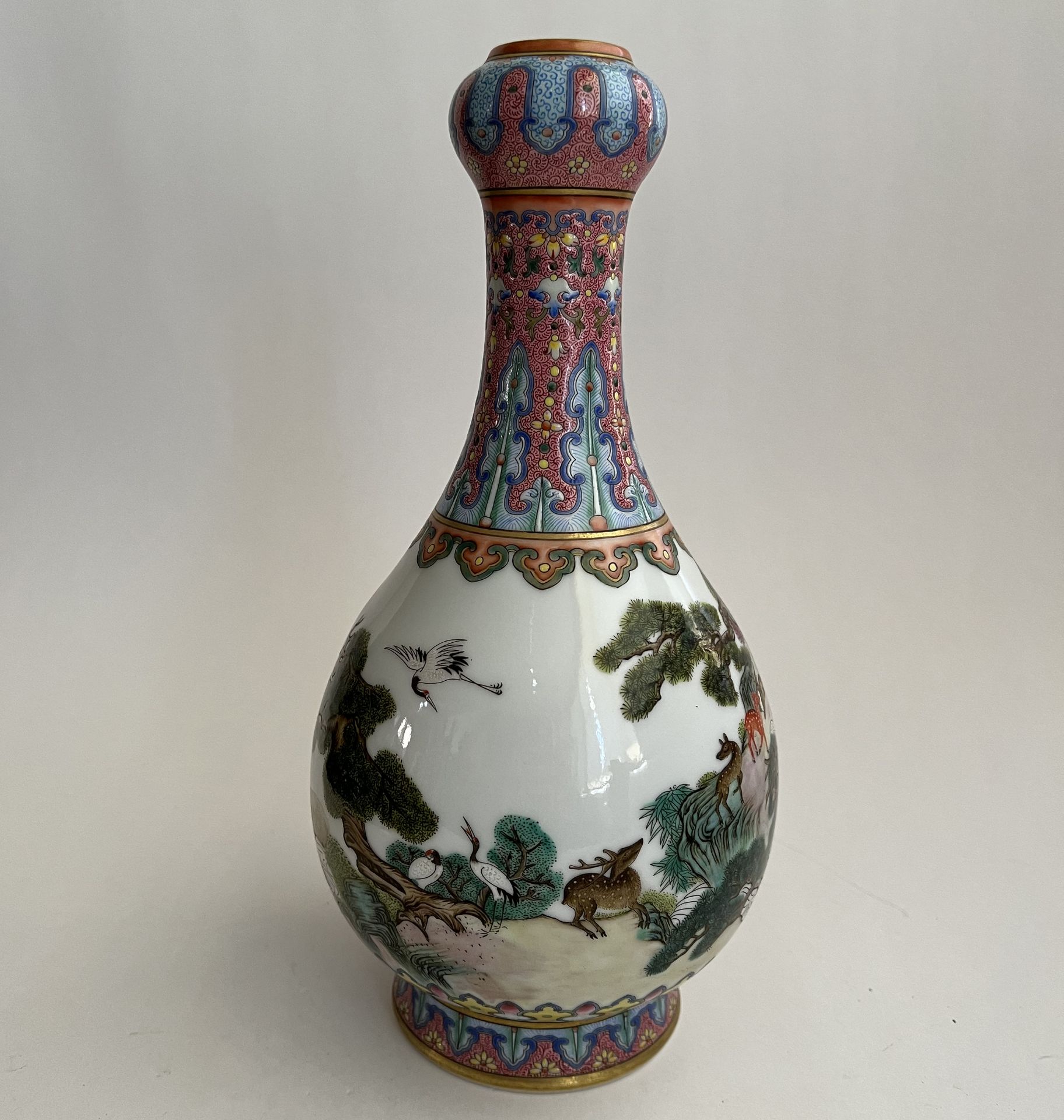 Chinese Vase depicting Deer and Cranes, after Chinese imperial models, 20th century - Bild 2 aus 6