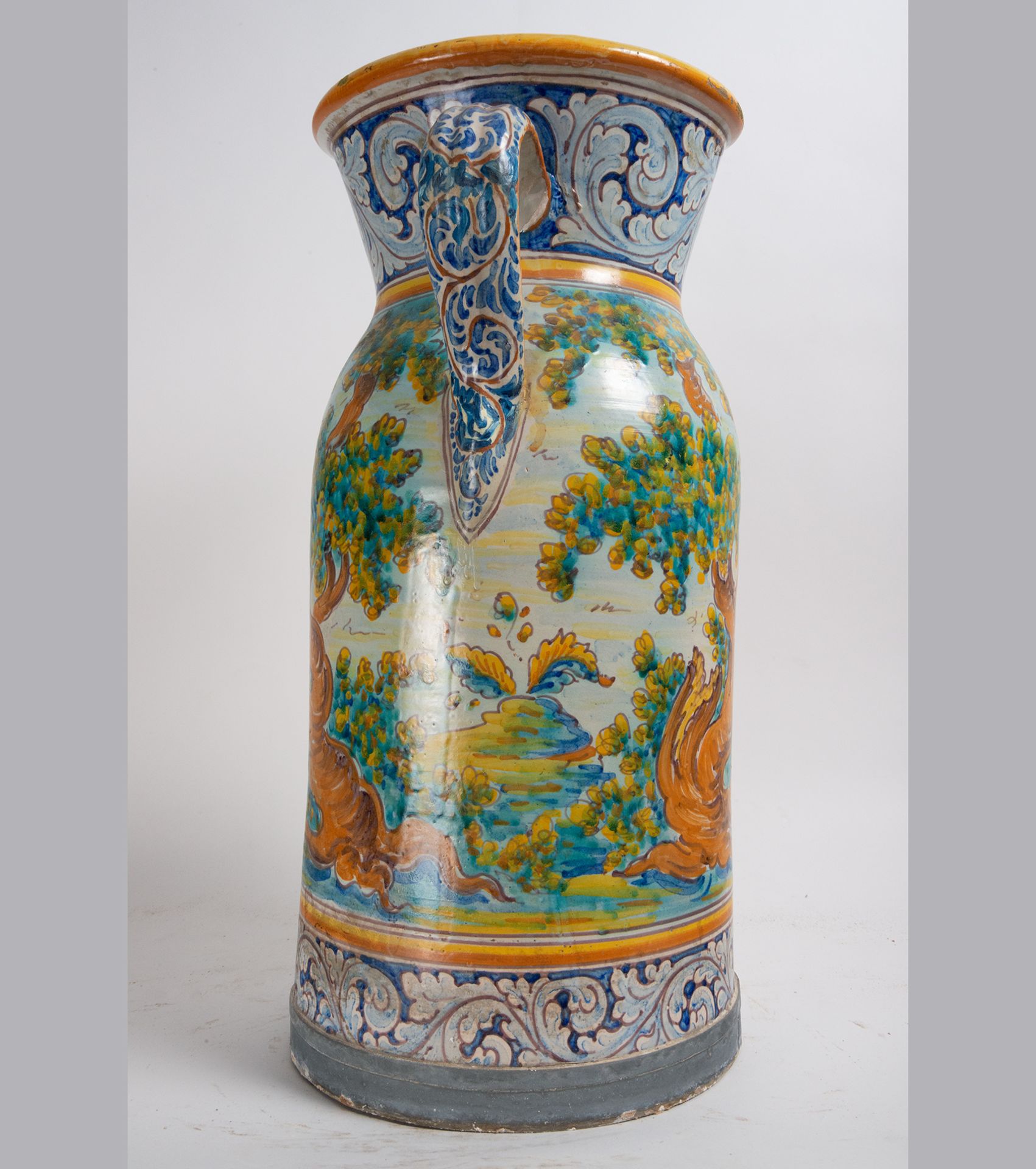 Pair of Talavera umbrella stands with heraldic shields, XIX - XX century, Niveiro series - Image 6 of 12