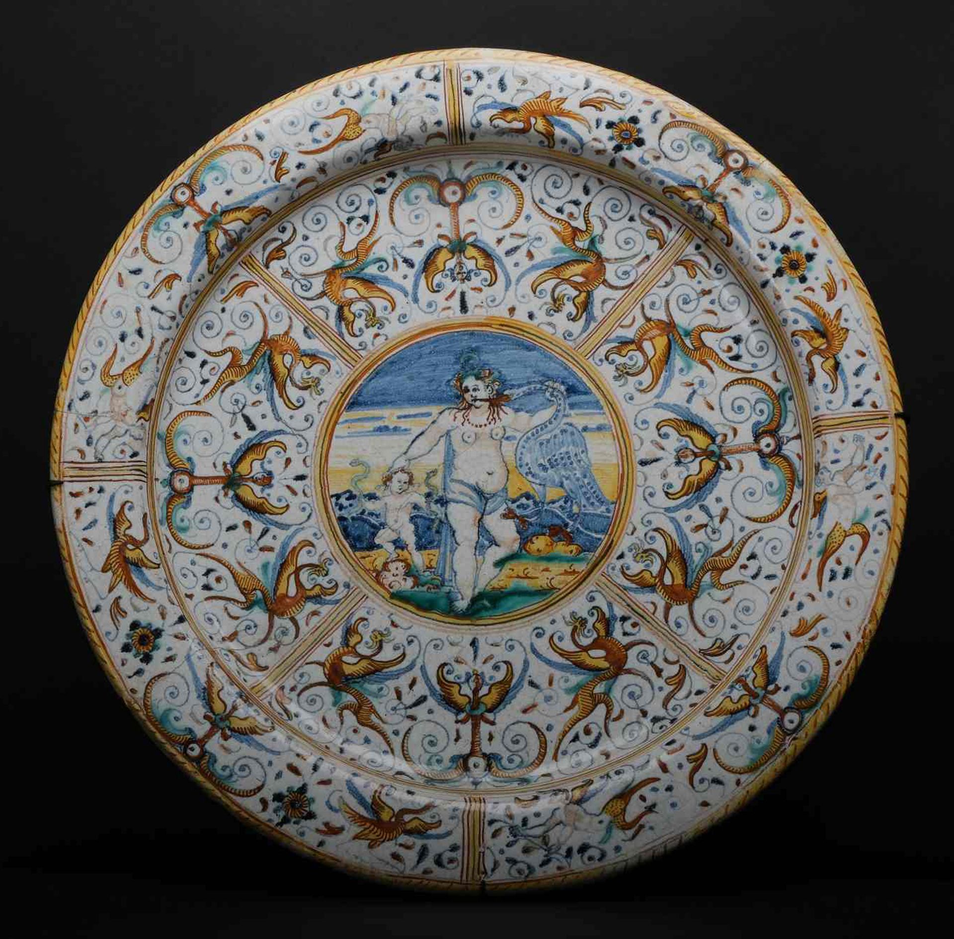 Large Deruta plate, Italy, 17th century
