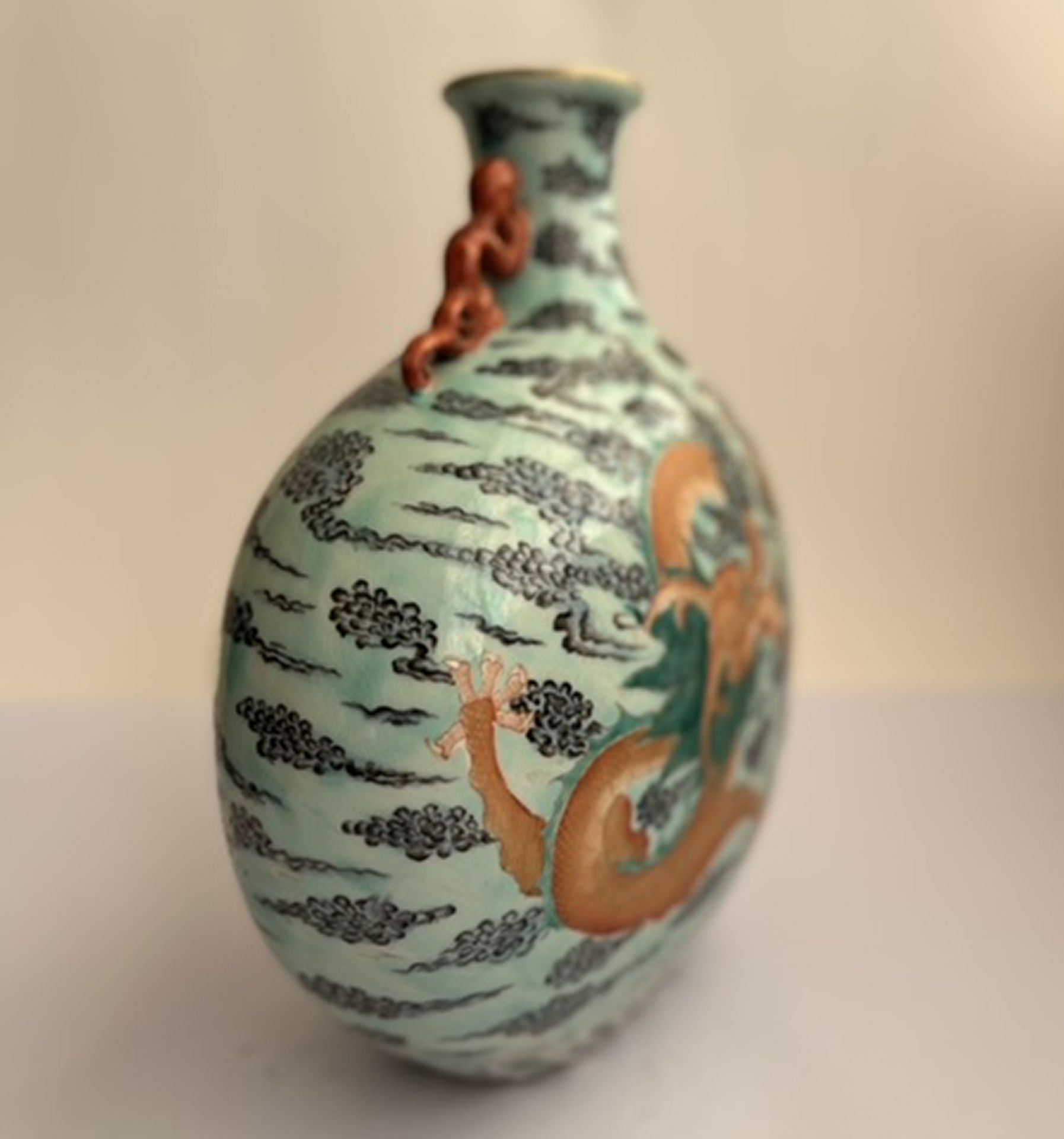 Moonflask type vase, with Dragon motif, 20th century Chinese school - Image 3 of 4
