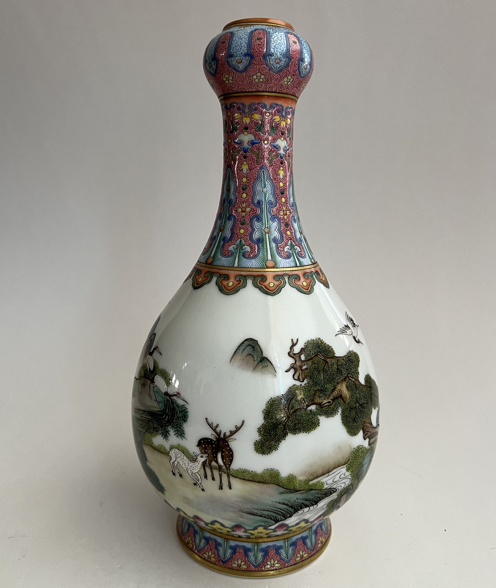 Chinese Vase depicting Deer and Cranes, after Chinese imperial models, 20th century - Bild 3 aus 6
