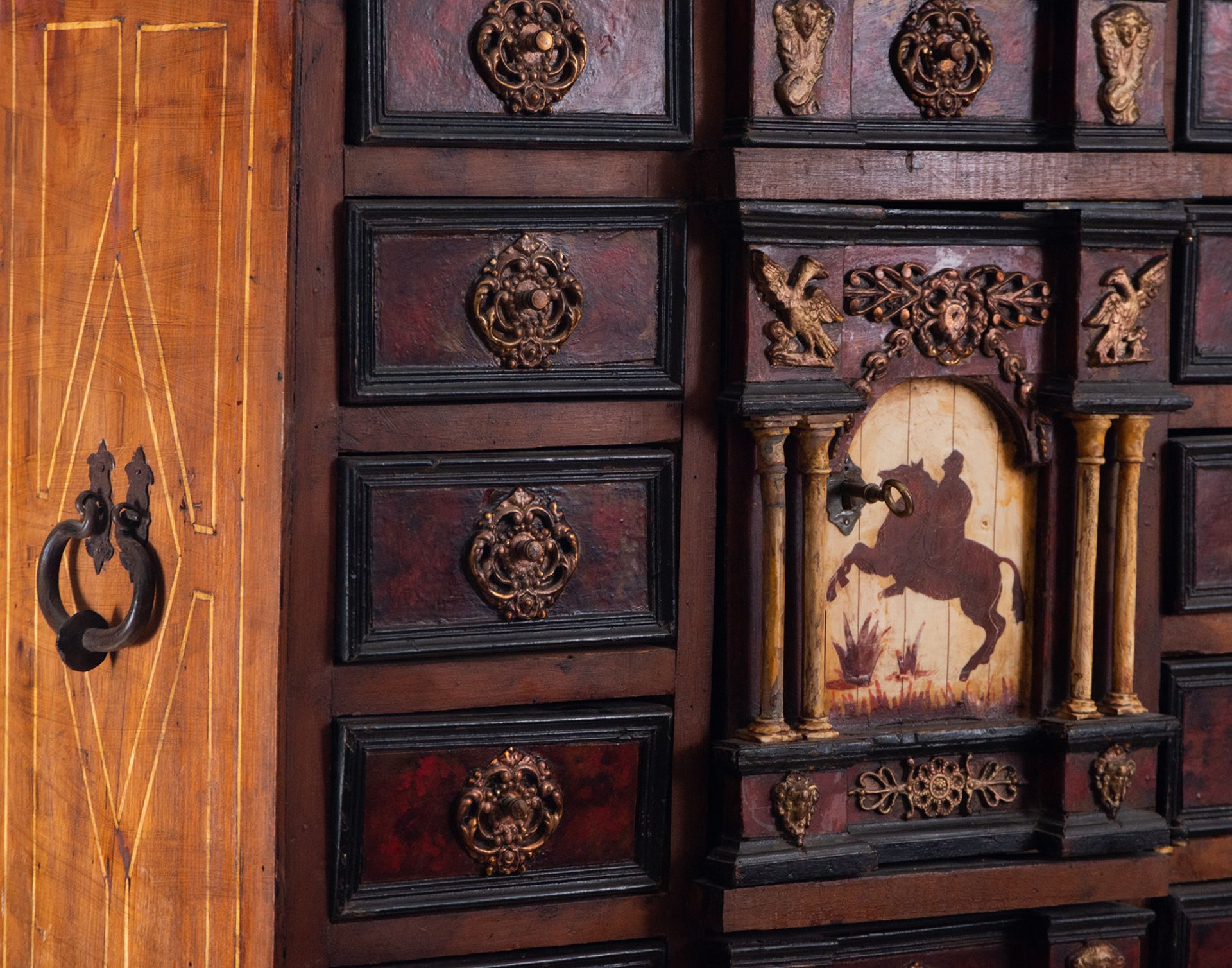 Hispano Flemish Cabinet in Tortoiseshell and bone, feet and sconces in bronze, 18th century - Image 6 of 8