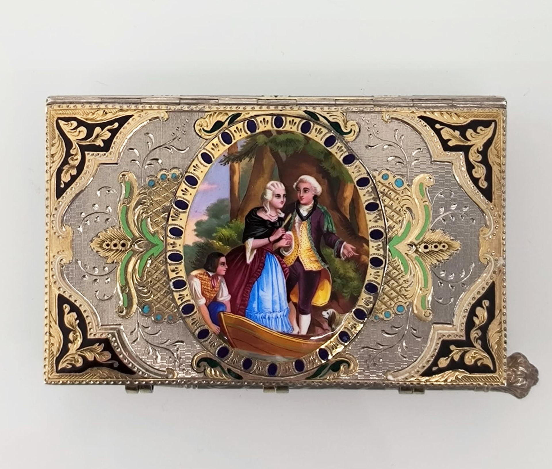 Etui Voyage in silver with a double-sided gallant scene and gold guilloché enamel, 19th century