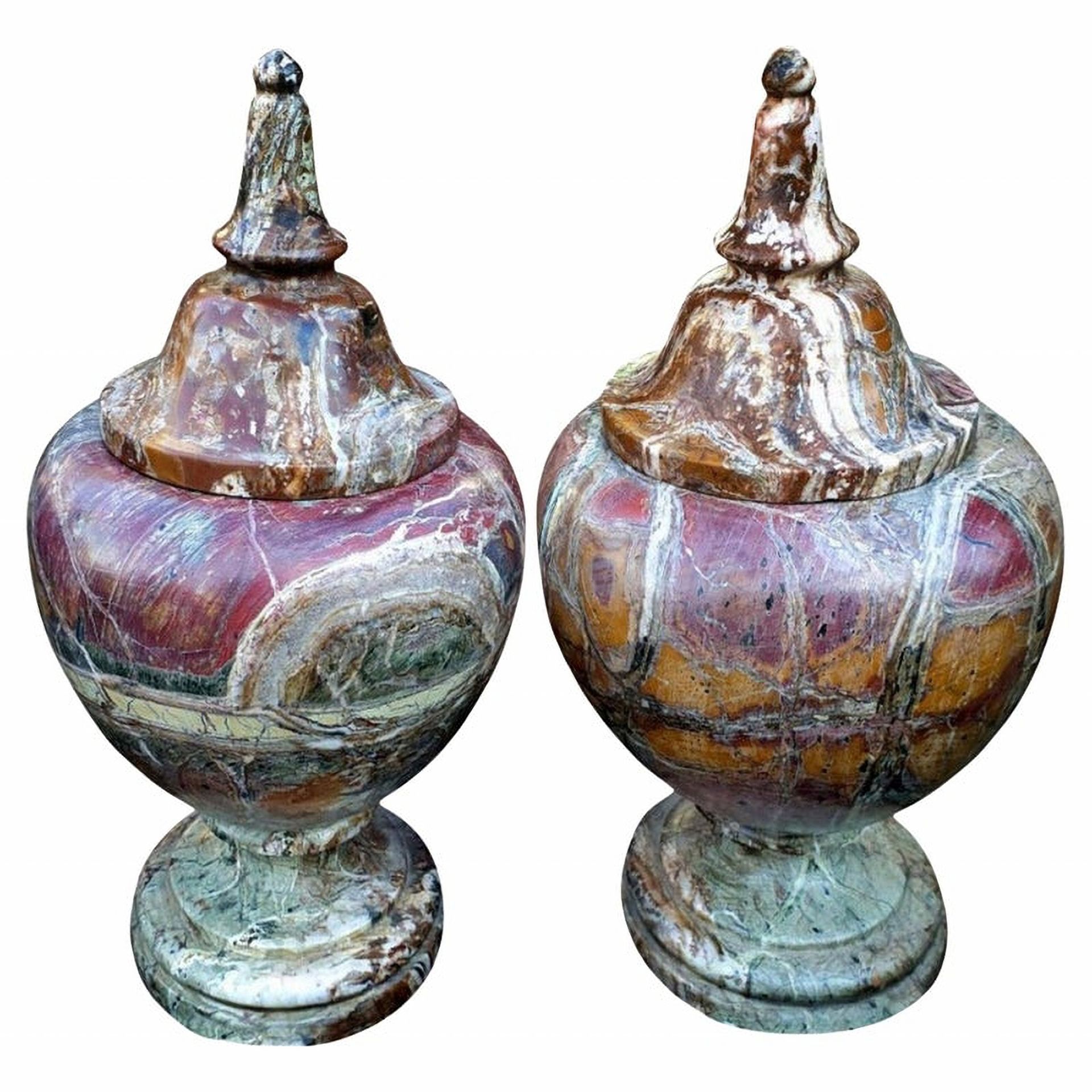 Pair of elegant Italian vases in red marble, 19th - 20th century