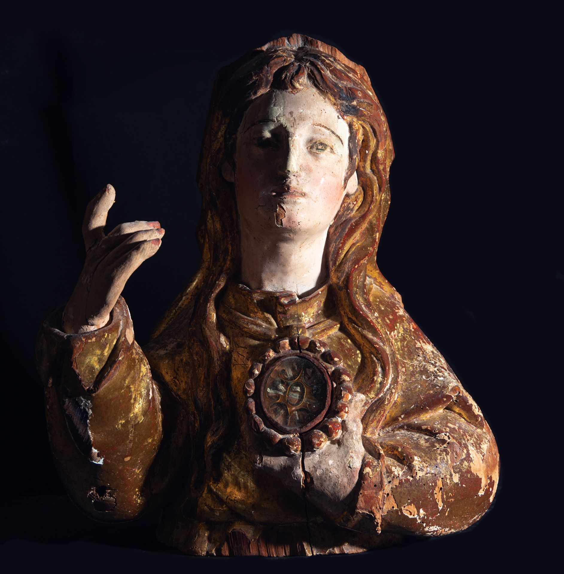Important Reliquary Bust of Femaile Sainte in wood, Spanish school from the second half of the 16th 