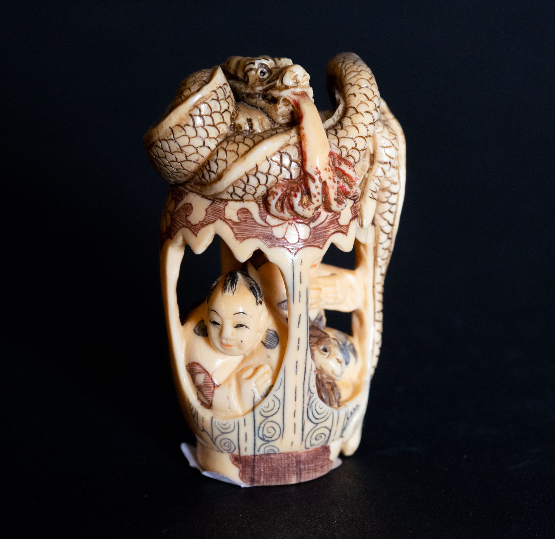 Family Netsuke and Mammoth Ivory Snake, 20th century - Image 5 of 5