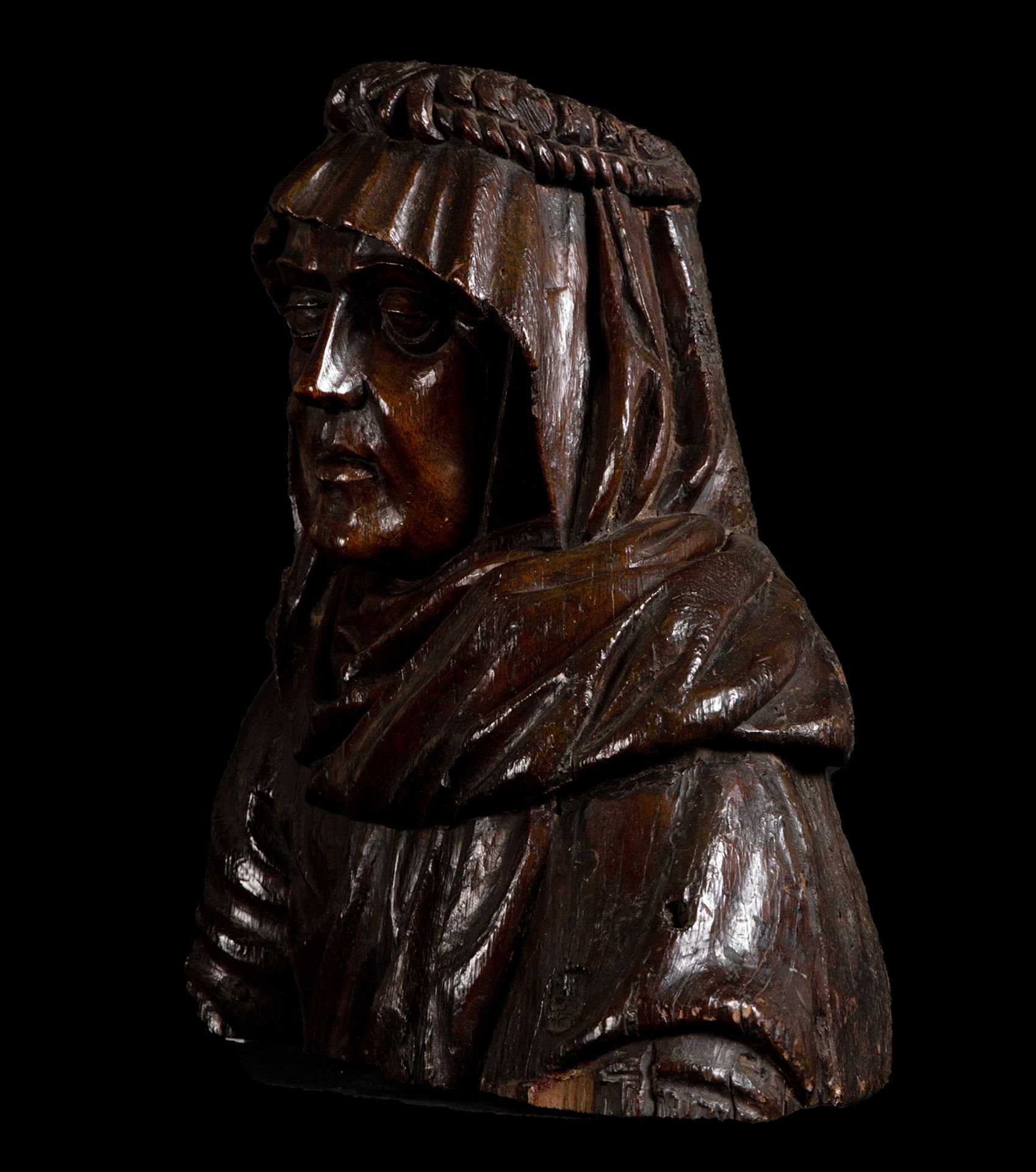 Magnificent Bust of Saint Anne in Oak, South Germany, German school from the 15th - 16th centuries - Image 2 of 4