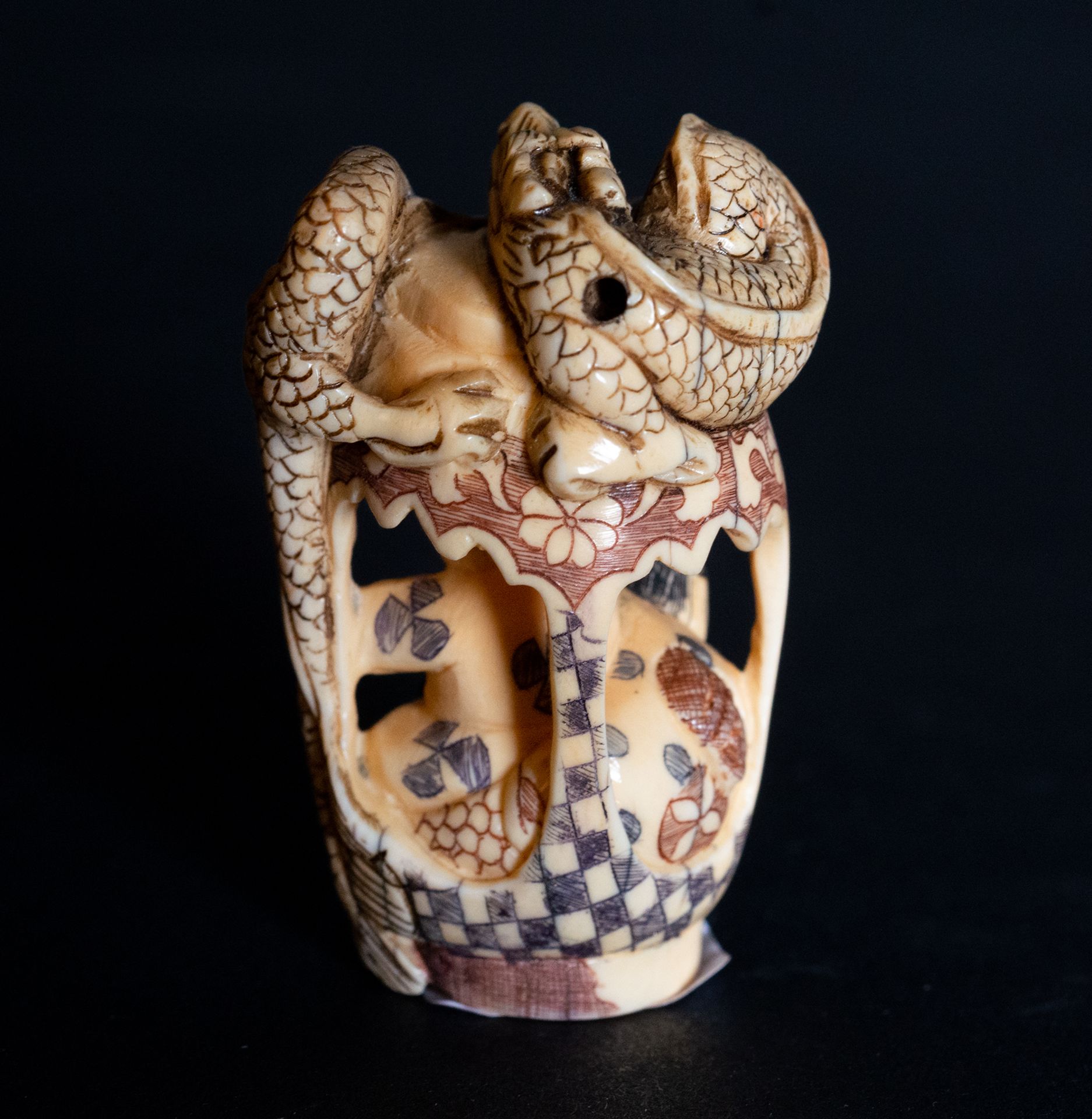 Family Netsuke and Mammoth Ivory Snake, 20th century - Image 3 of 5