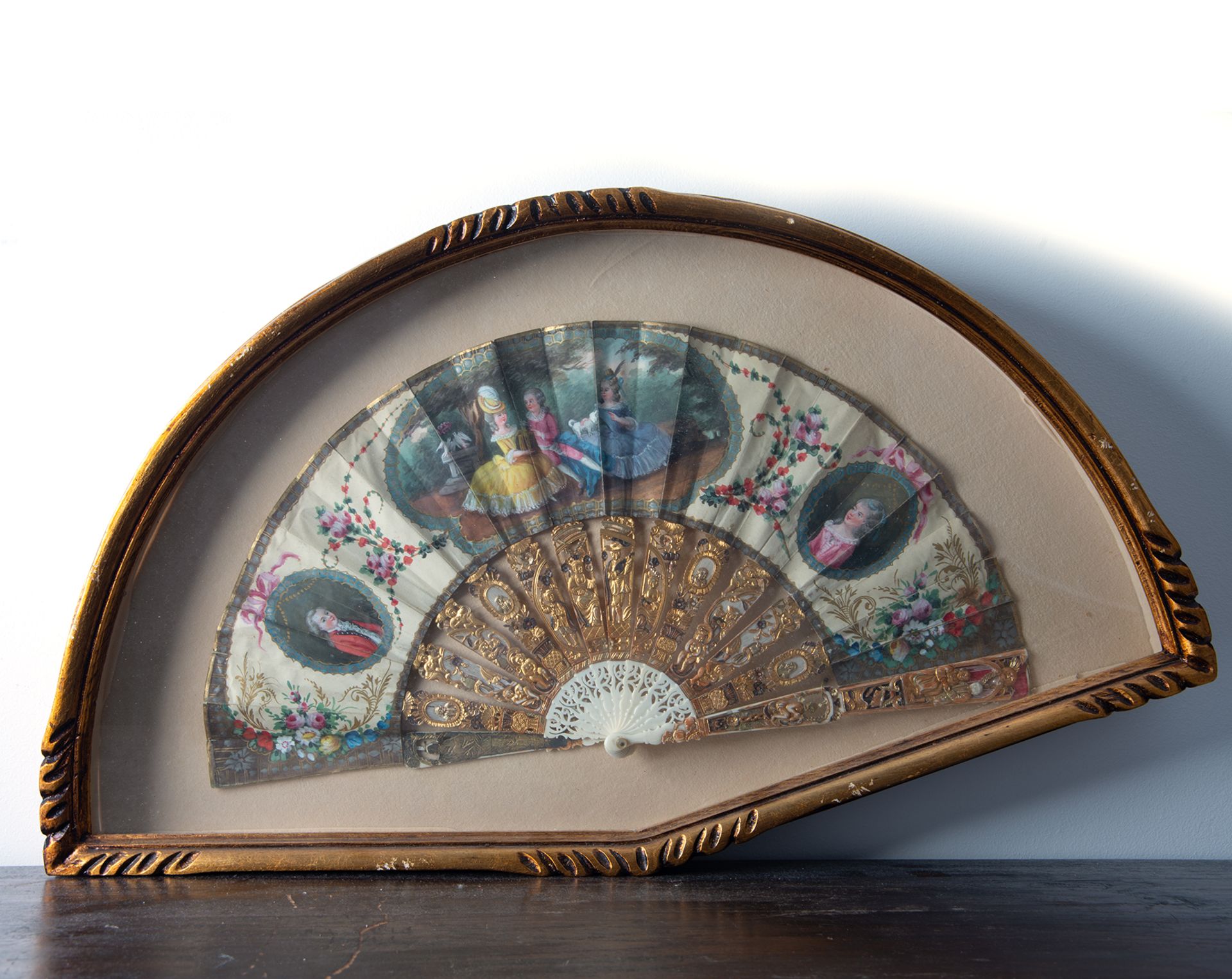 Important French fan with noble marriage ovals, 18th century