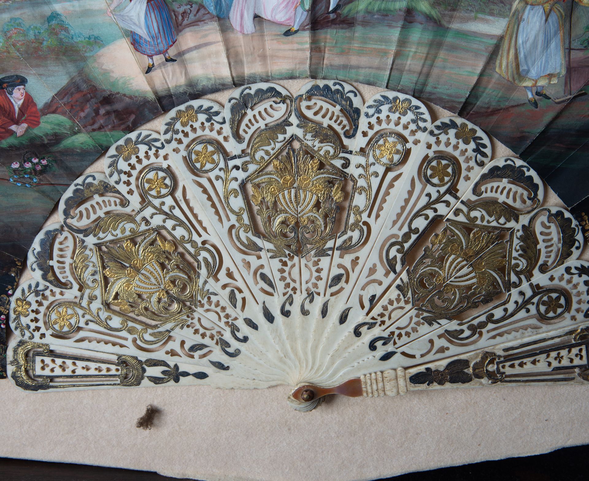 Fan with a hand-painted gallant scene, 19th century - Bild 3 aus 3