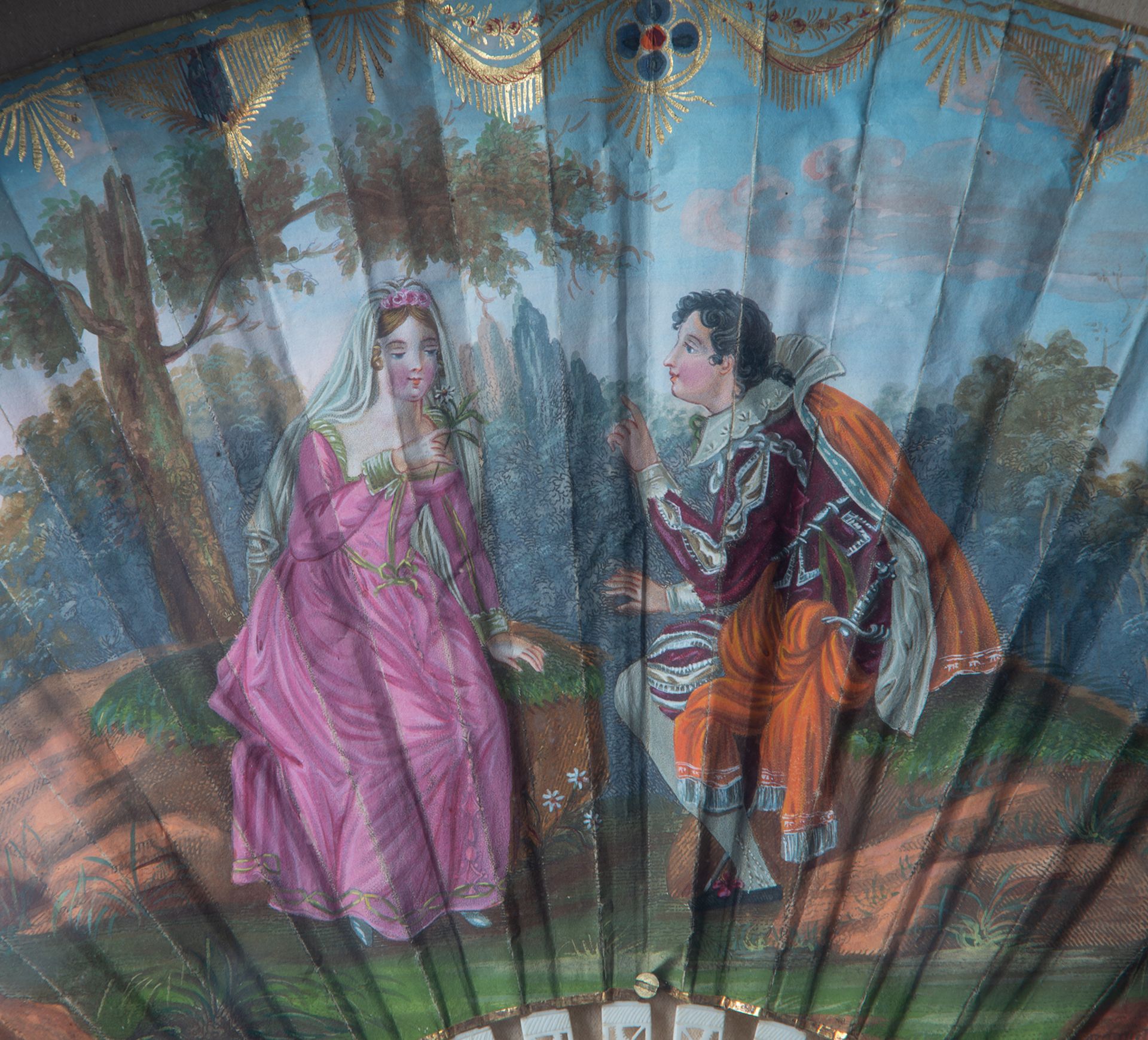 Fan with gallant scene of Romeo and Juliet hand painted in watercolor, 19th century - Image 2 of 3