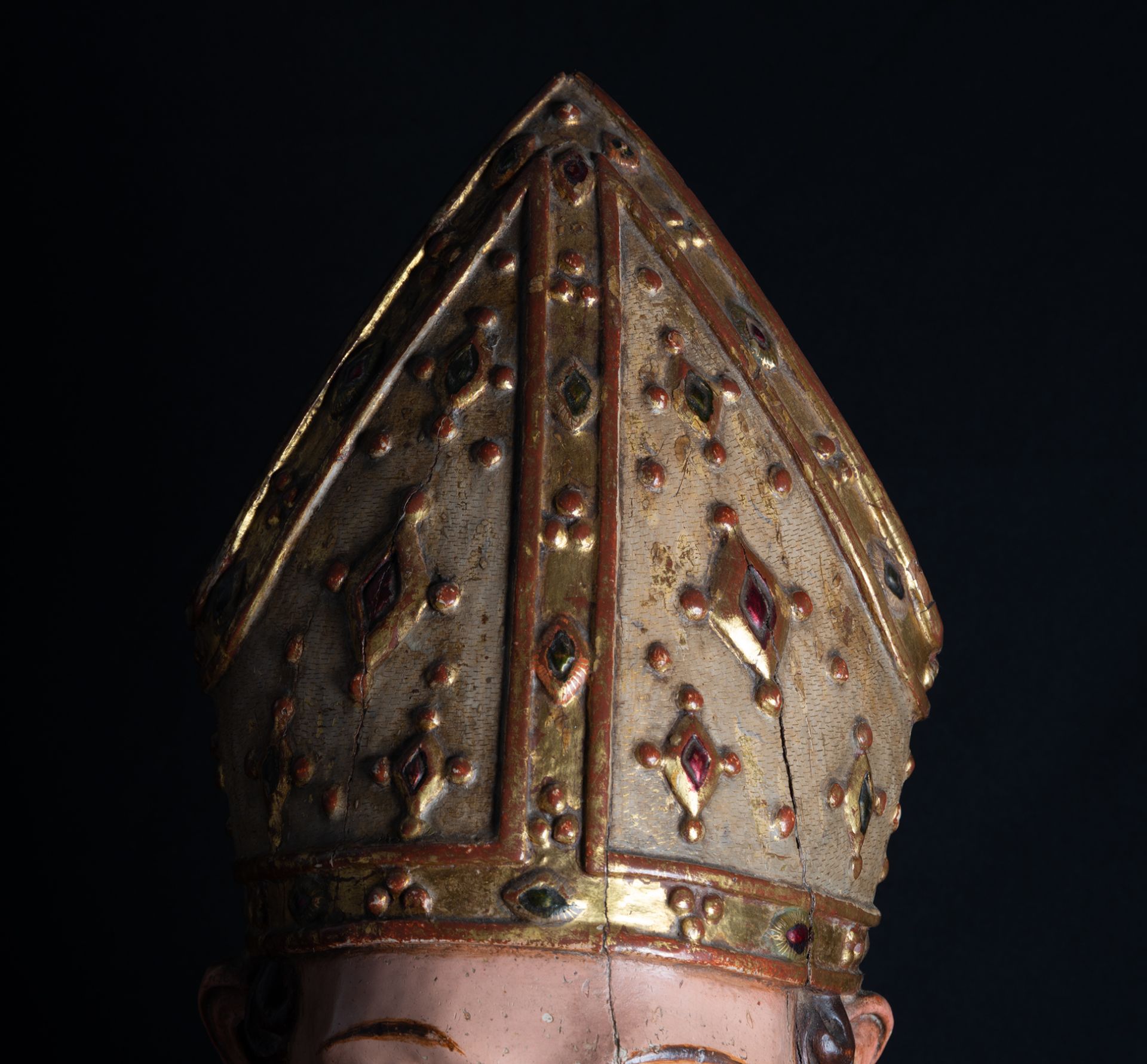 Very Important Life Size Reliquary Bust of Bishop, Spanish Renaissance school of the 16th century - Image 4 of 9