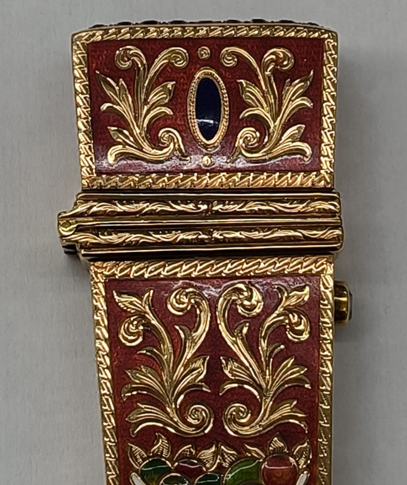 Etui in sterling gold and enamel set with rubies and old-cut diamond, Russian work from the early 20 - Image 3 of 8