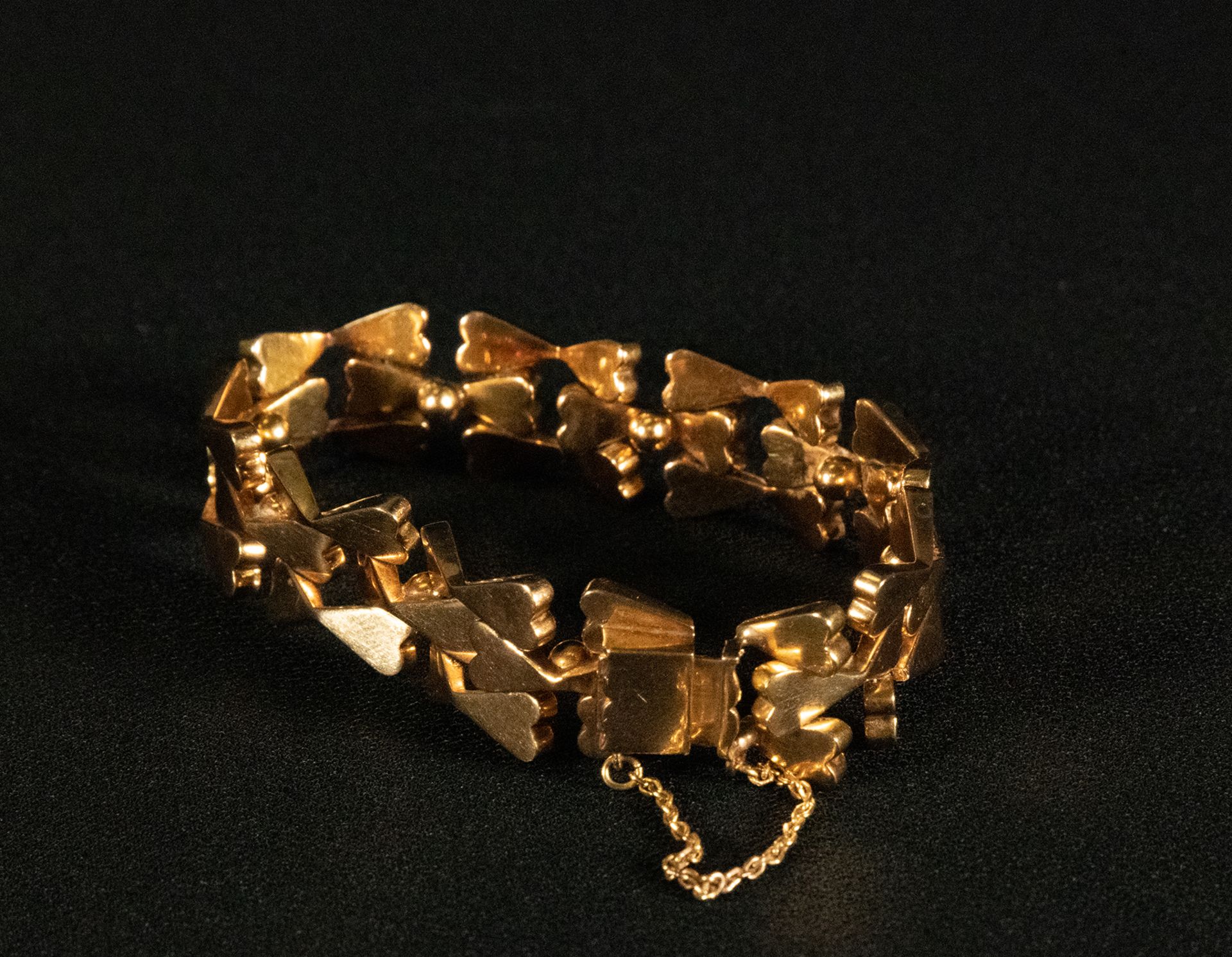 Heart-shaped art deco bracelet, 1940s, 18-carat gold - Image 4 of 5