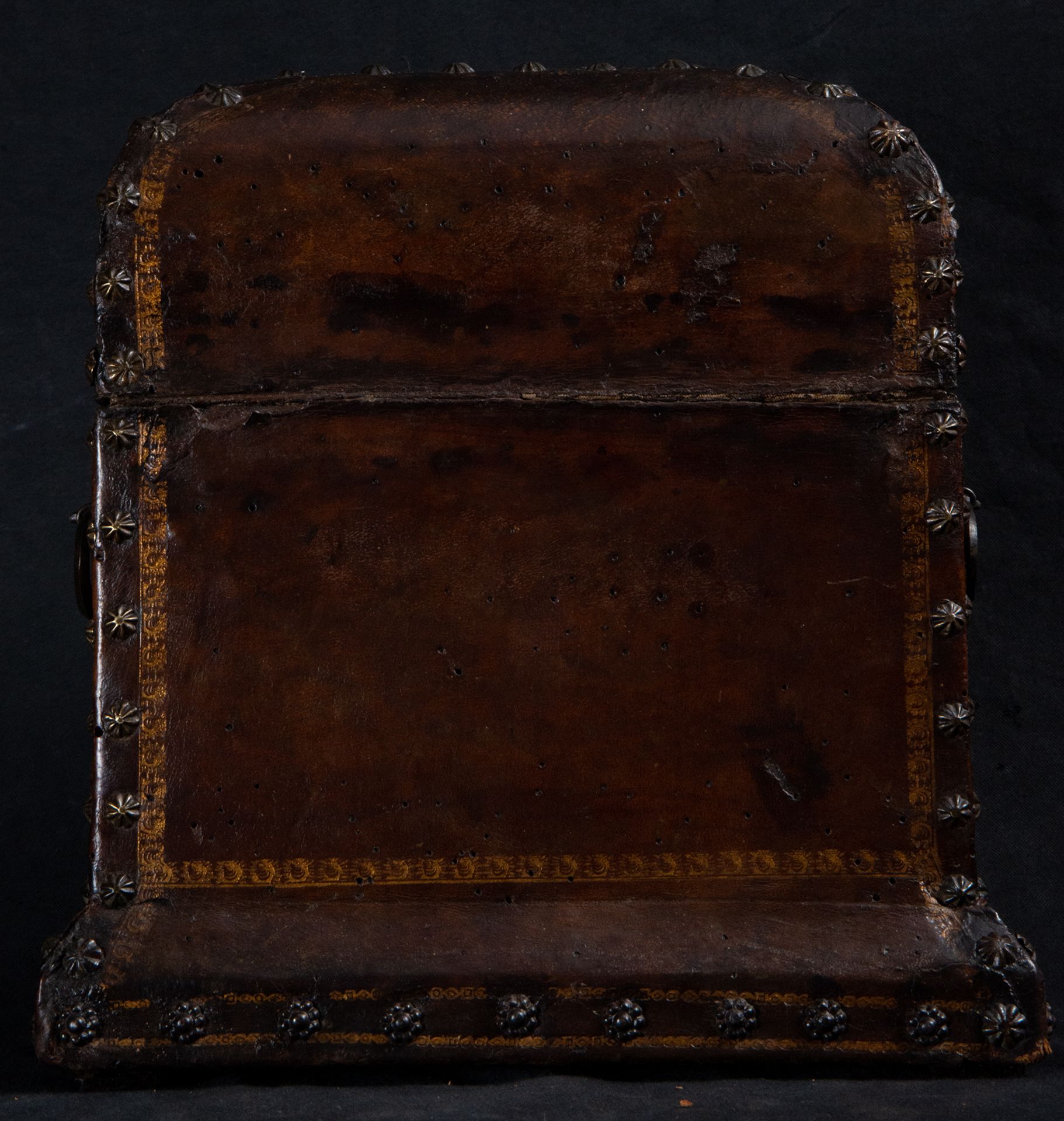 Document holder in gilt embossed leather, end of the 16th century - Bild 4 aus 4