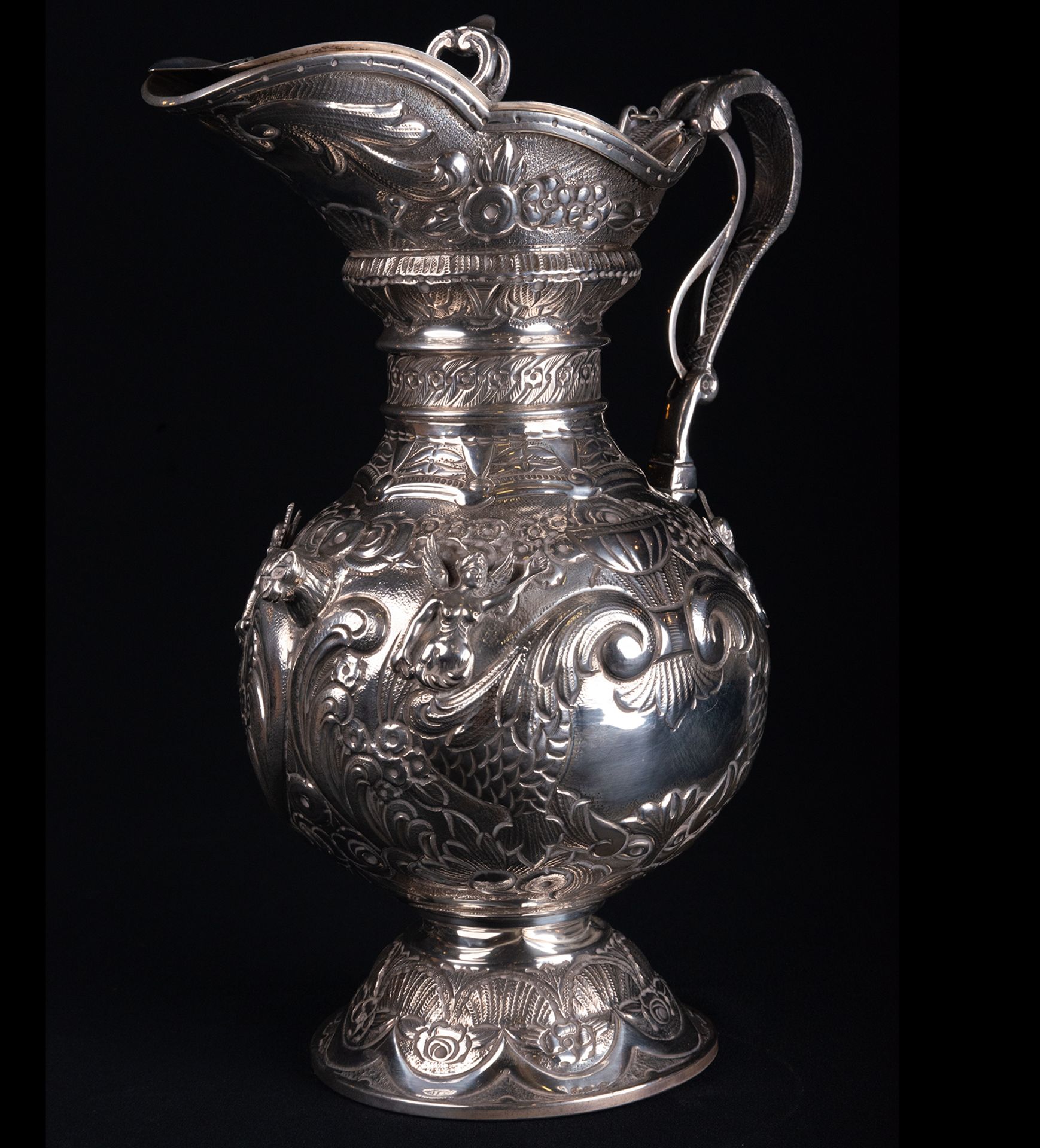 Large Solid Spanish Silver Jug with Angels and Lion motifs, 19th century, with contrasting Law - Bild 3 aus 6