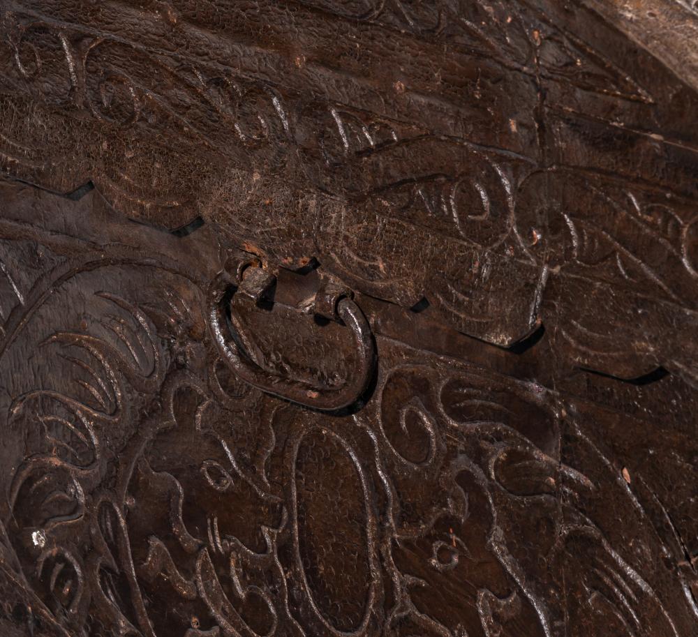 Colonial chest in embossed leather, Peruvian Viceregal work of the 17th century - Image 6 of 9