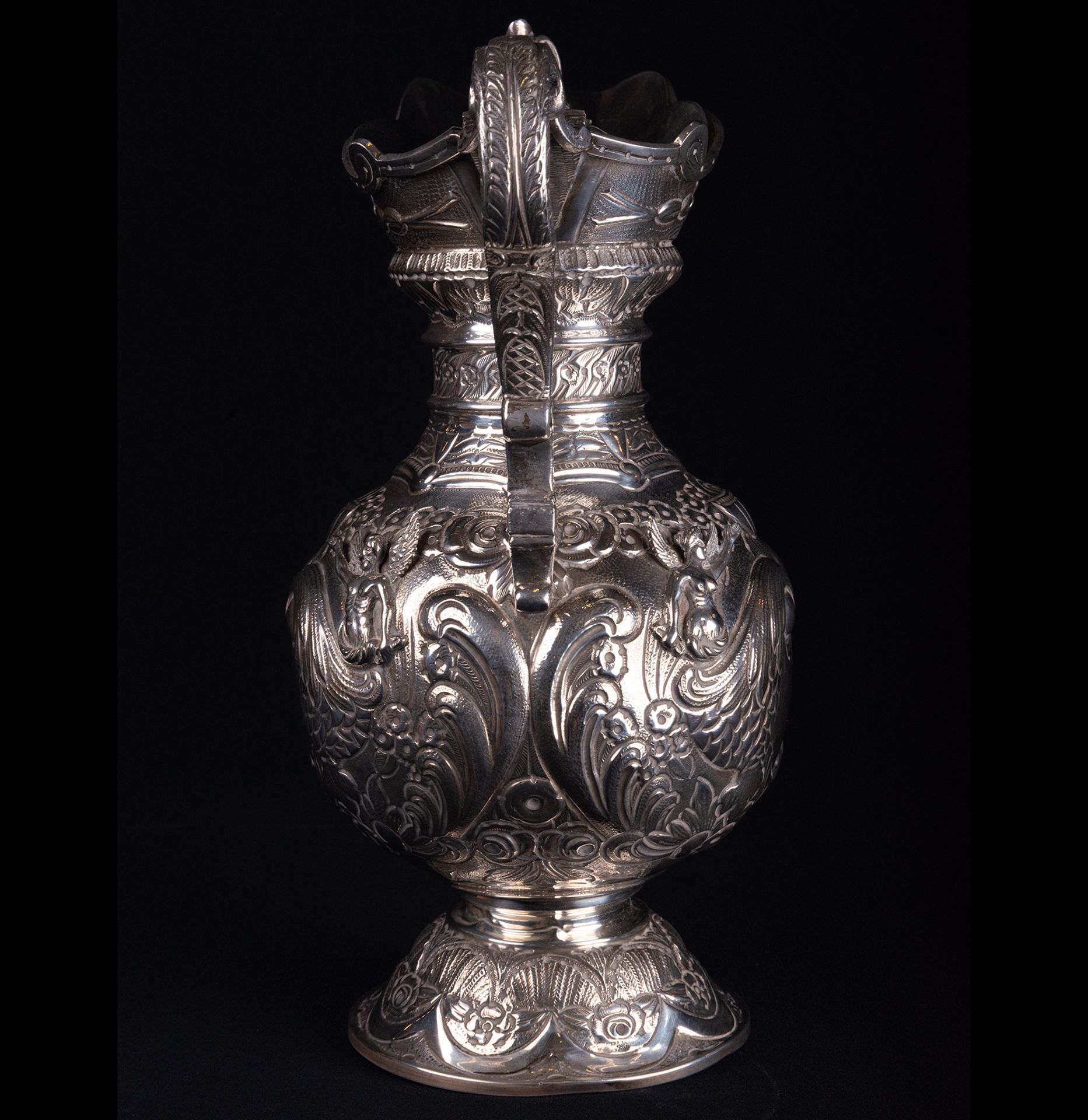 Large Solid Spanish Silver Jug with Angels and Lion motifs, 19th century, with contrasting Law - Bild 4 aus 6