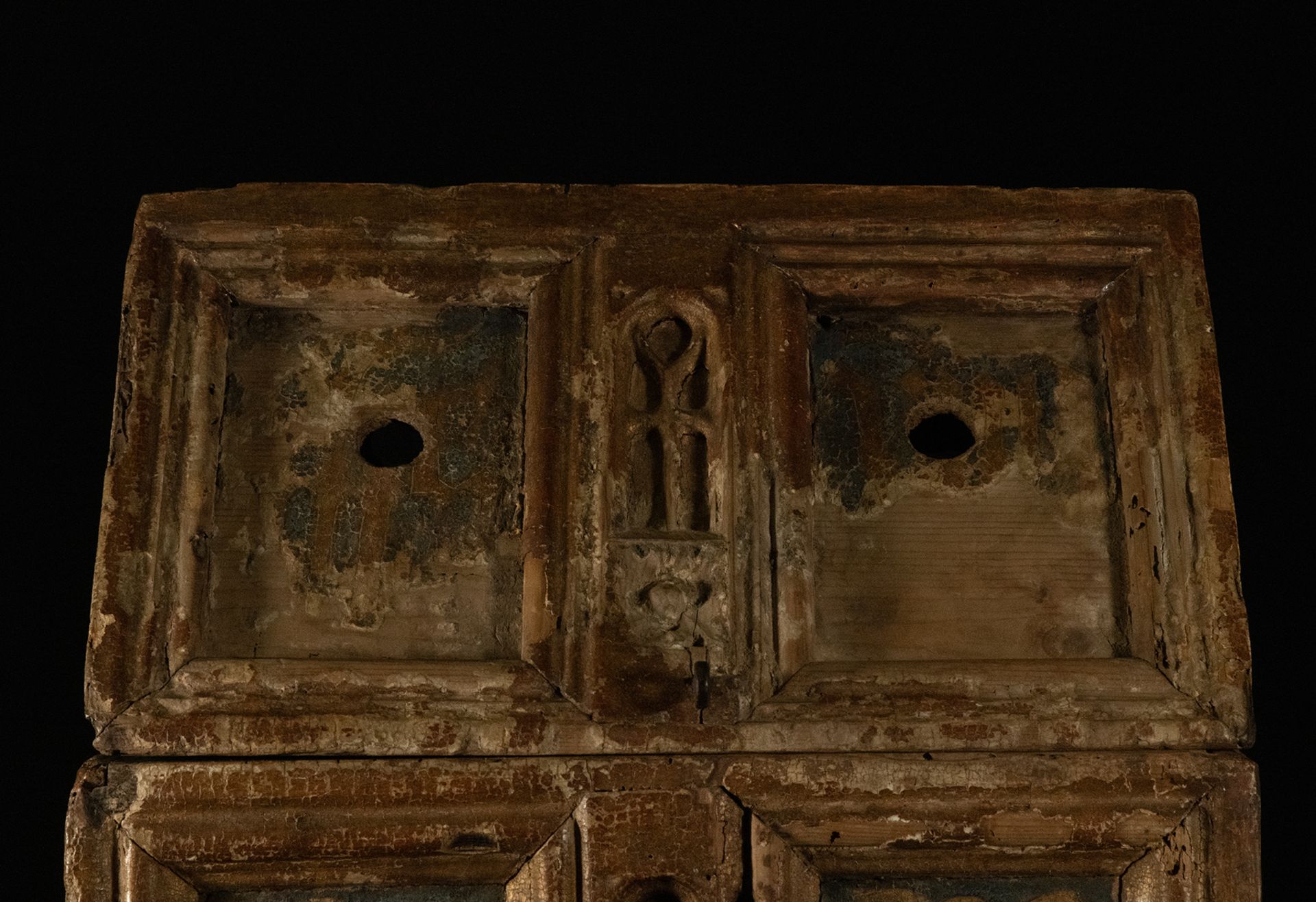 Exceptional Catalan Gothic Casket from the end of the 13th century - beginning of the 14th century,  - Image 2 of 6